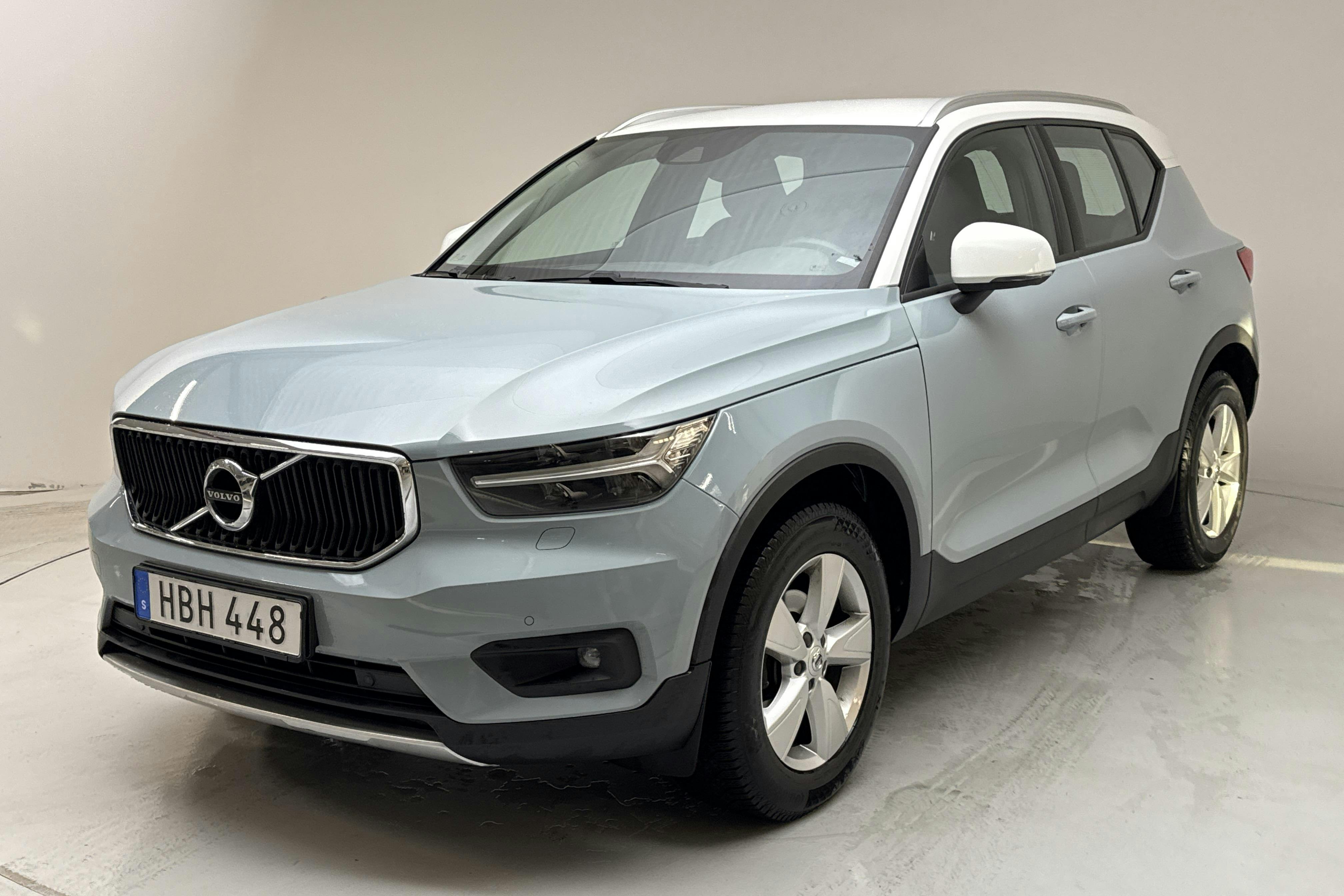 Presentationsfoto 1 av 14: Volvo XC40 D3 2WD (150hk) - 14 646 mil - Automat - Light Blue - 2019