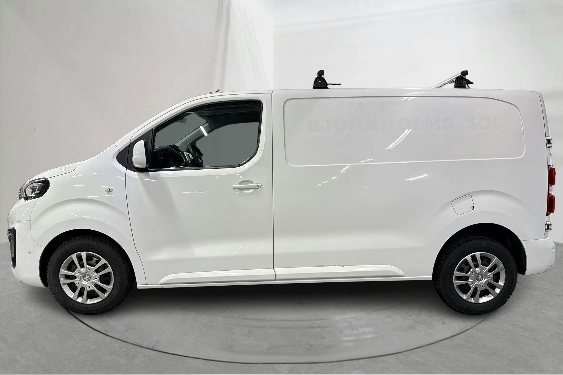 Presentationsfoto 2 av 13: Peugeot Expert BlueHDi Skåp (150hk) - 10 198 mil - Manuell - vit - 2016