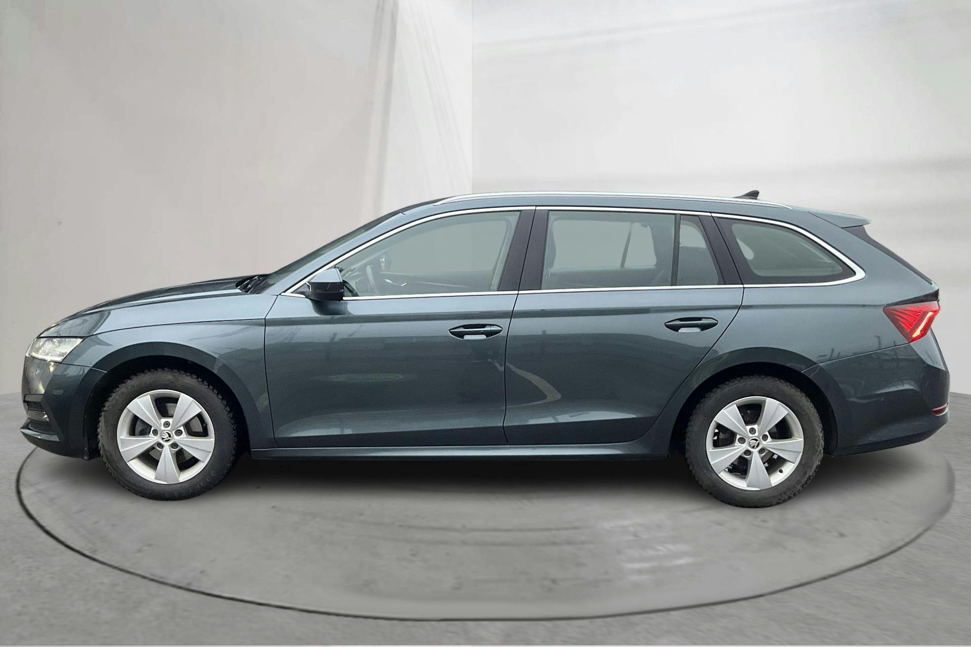 Esitlusfoto 2 aadressil 15: Skoda Octavia 2.0 TDI Combi (150hk) - 105 400 km - Automaatne - hall - 2021