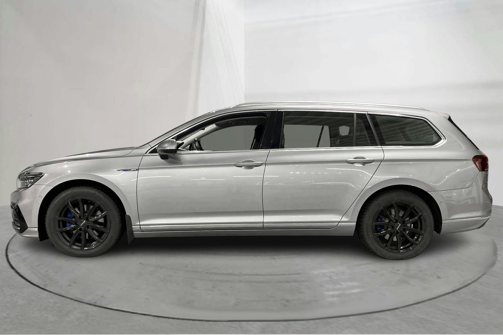 Esittelykuva 2 osoitteesta 18: VW Passat 1.4 GTE Sportscombi (218hk) - 210 220 km - Automaattinen - hopea - 2020