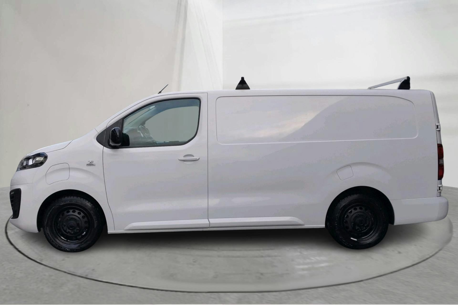 Presentationsfoto 2 av 16: Fiat E-Scudo 75kWh (130hk) - 4 744 mil - Automat - vit - 2023