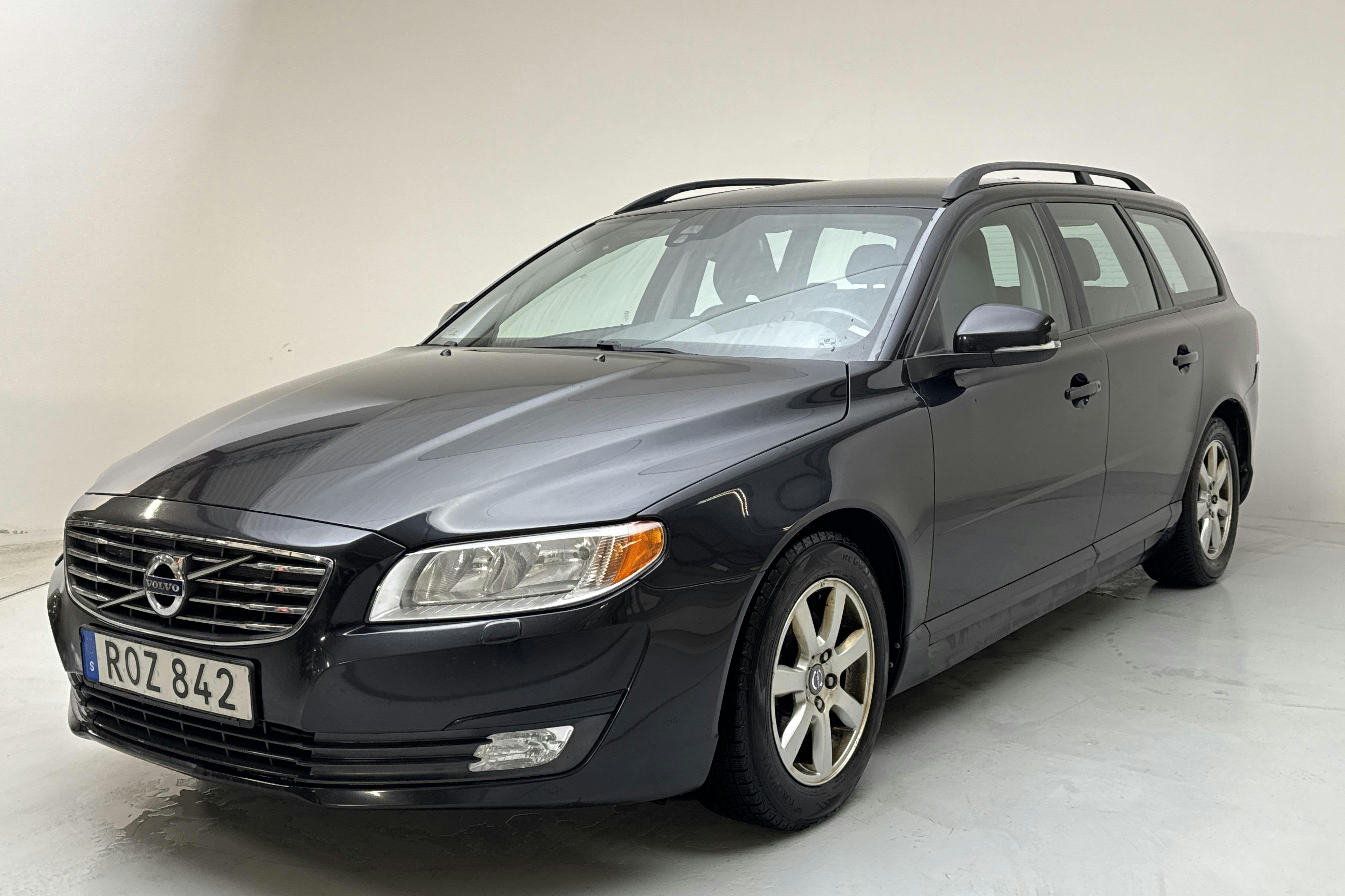Esitlusfoto 1 aadressil 12: Volvo V70 II D2 (115hk) - 209 850 km - Automaatne - must - 2014