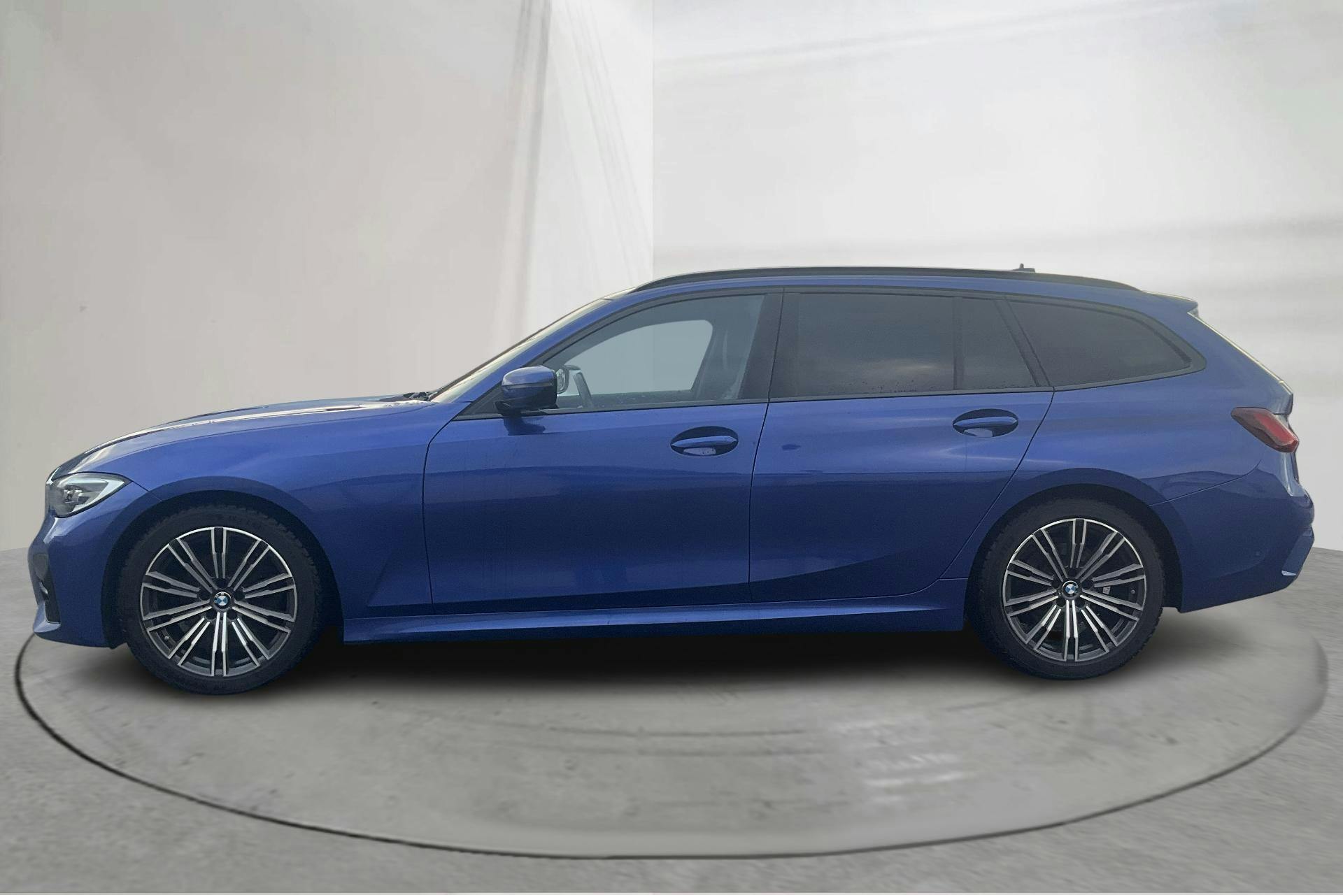 Presentation photo 2 of 18: BMW 320d xDrive Touring, G21 (190hk) - 164 760 km - Automatic - blue - 2022