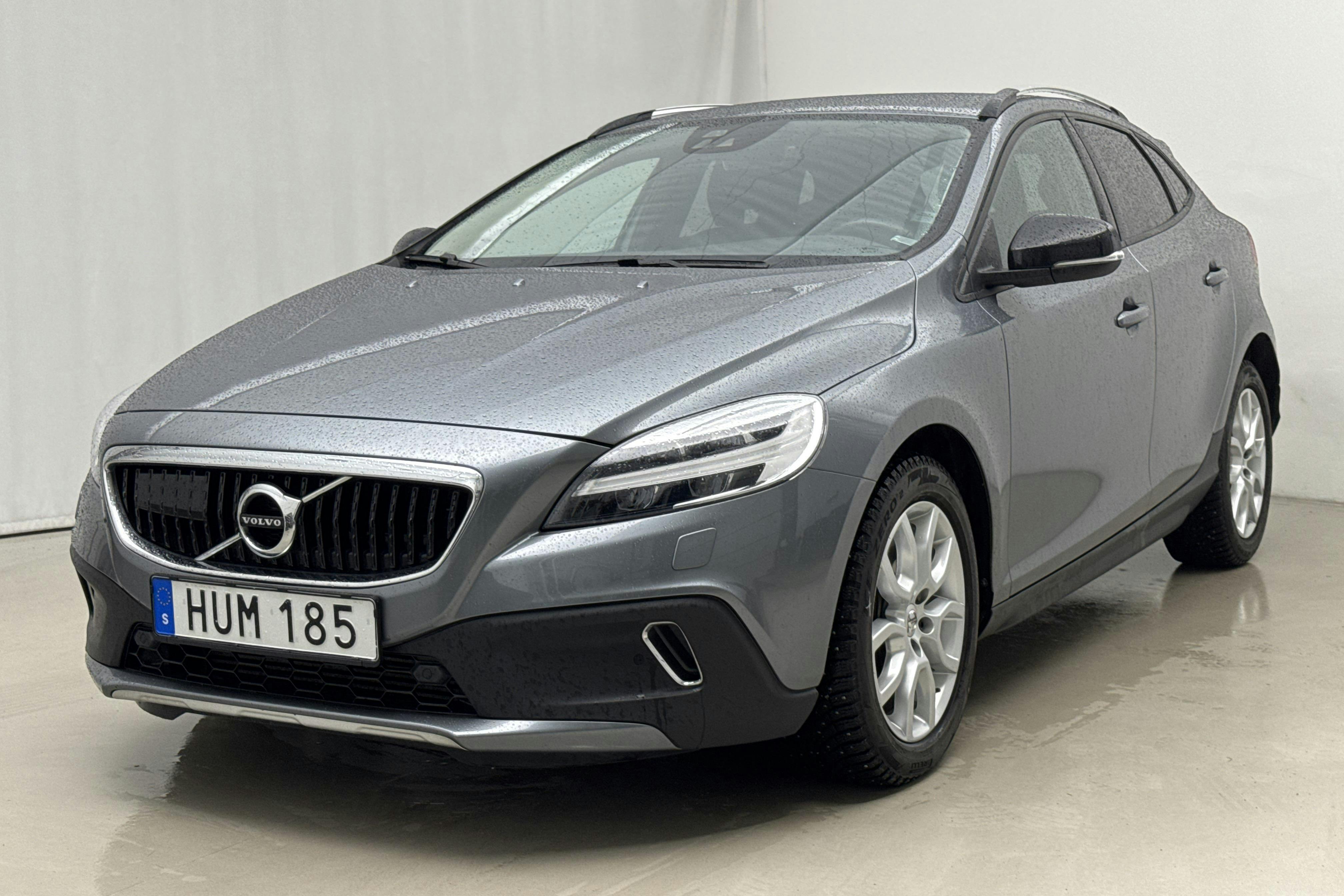 Volvo V40 Cross Country T3 (152hk) - 8 030 mil - Automat - grå - 2019