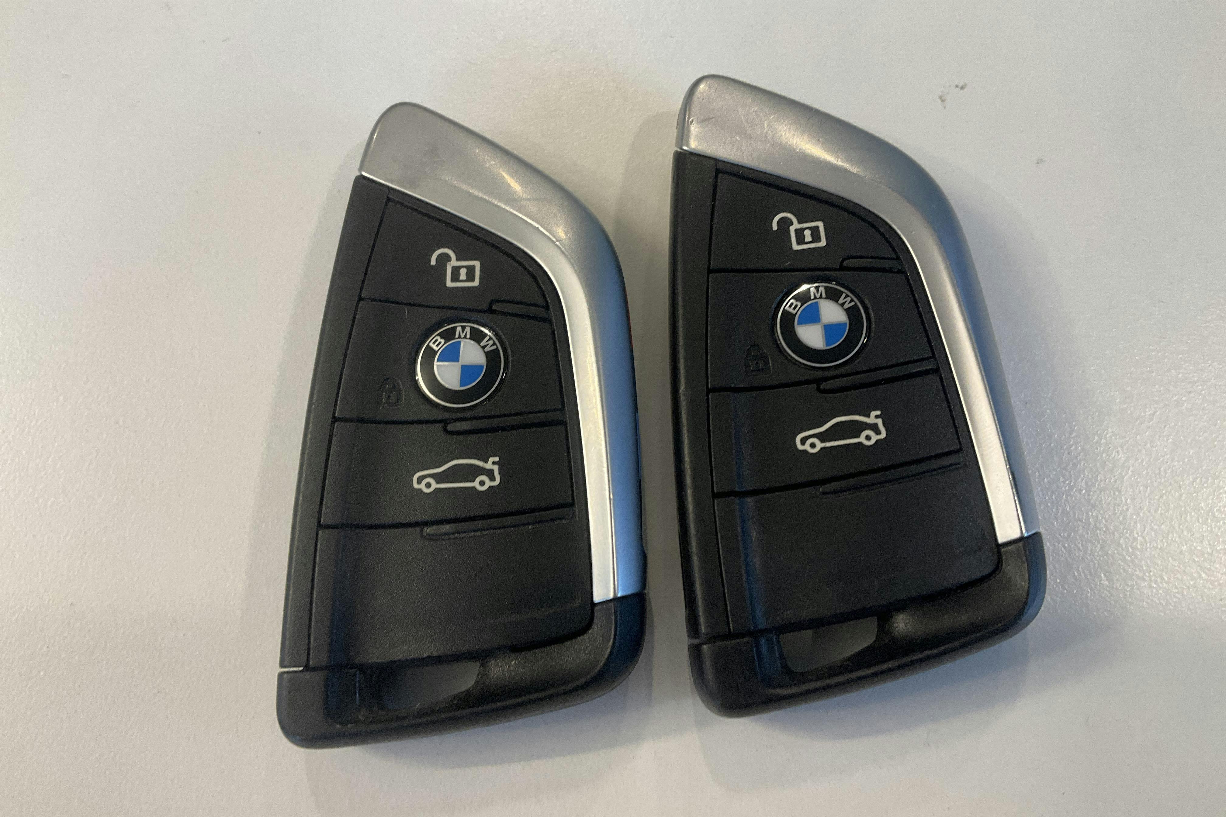 Esittelykuva 17 osoitteesta 17: BMW X1 xDrive20d LCI, F48 (190hk) - 148 590 km - Automaattinen - harmaa - 2020