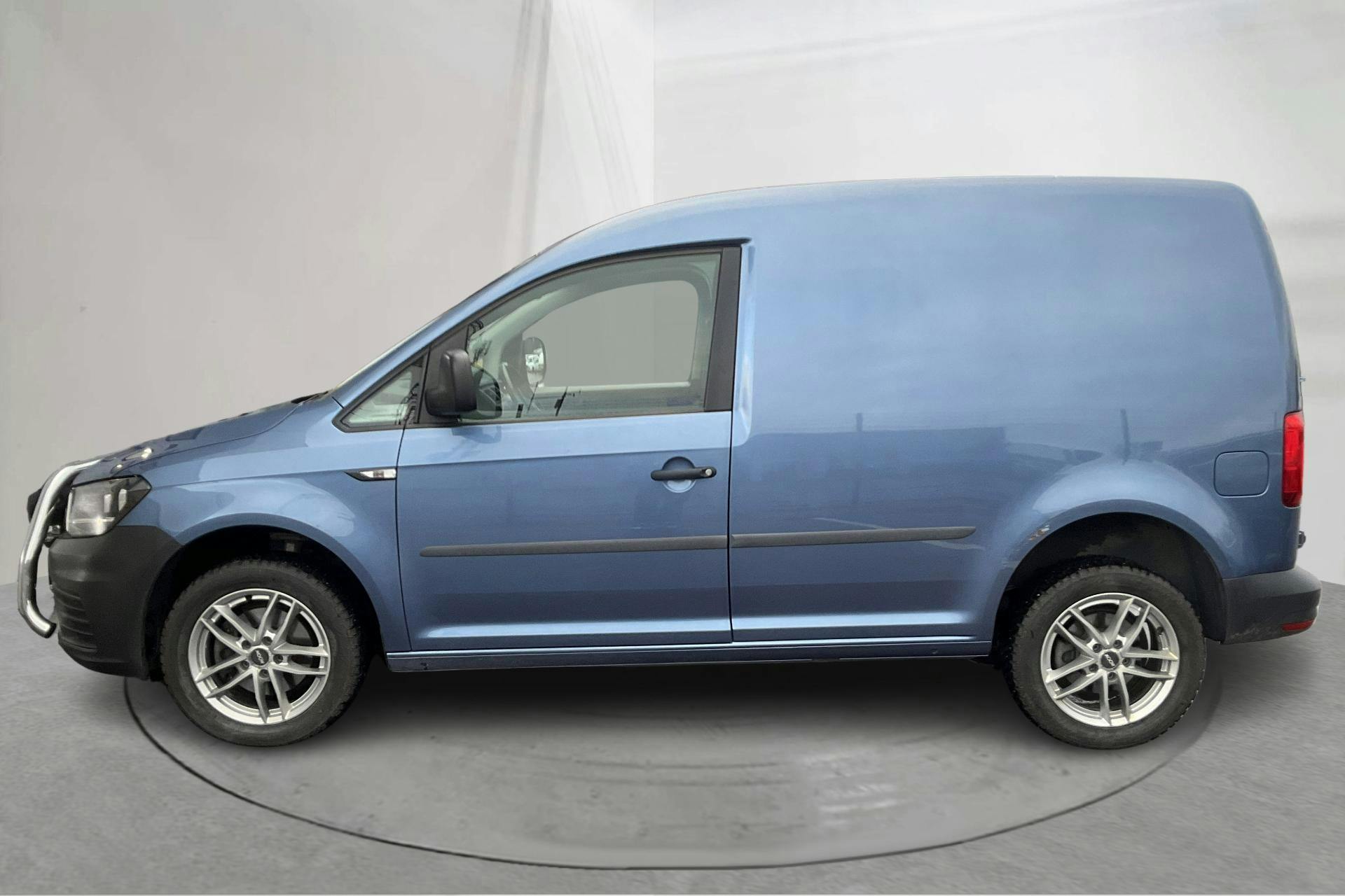 Presentationsfoto 2 av 14: VW Caddy 2.0 TDI Skåp 4MOTION (122hk) - 10 018 mil - Manuell - Light Blue - 2016