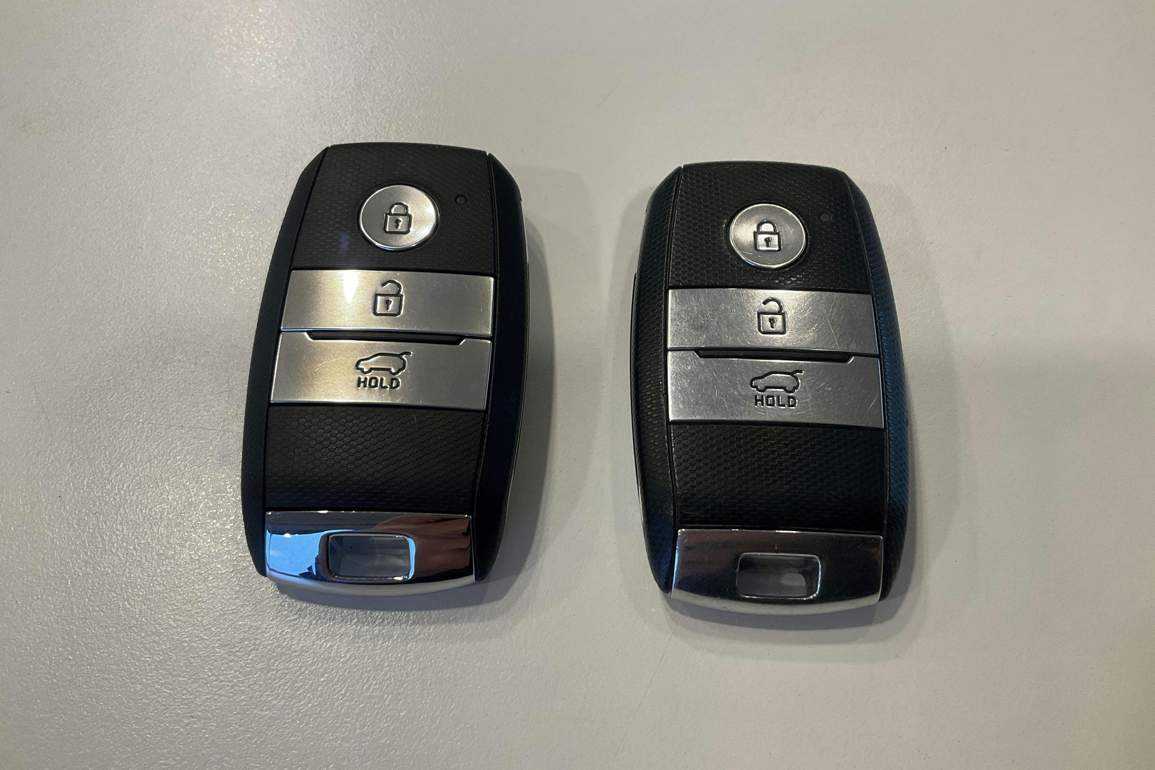 Esitlusfoto 22 aadressil 22: KIA Niro Plug-in Hybrid 1.6 (141hk) - 36 130 km - Automaatne - valge - 2018