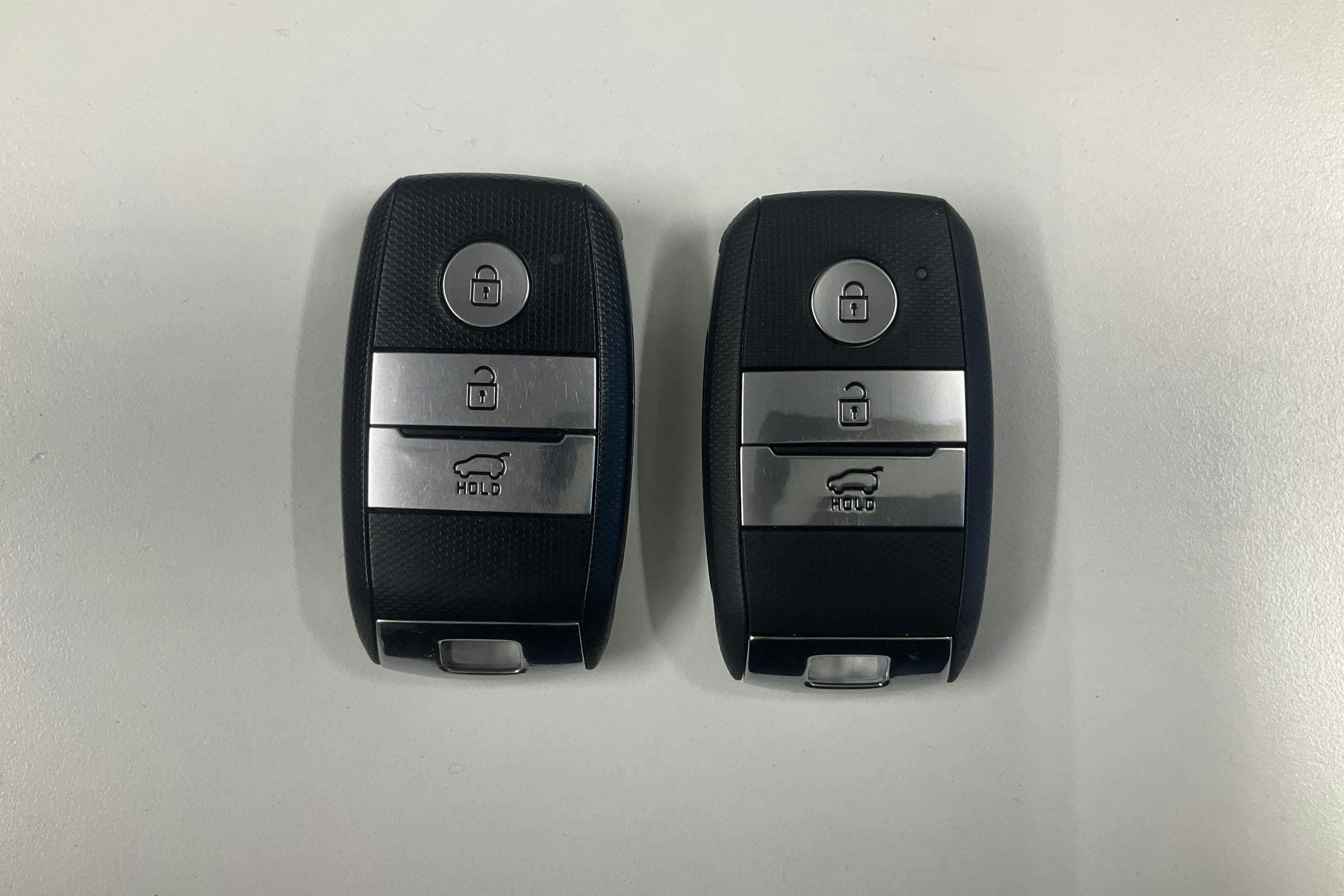 Zdjęcie prezentacyjne 23 z 23: KIA Niro Plug-in Hybrid 1.6 (141hk) - 30 550 km - Automatyczna - biały - 2018