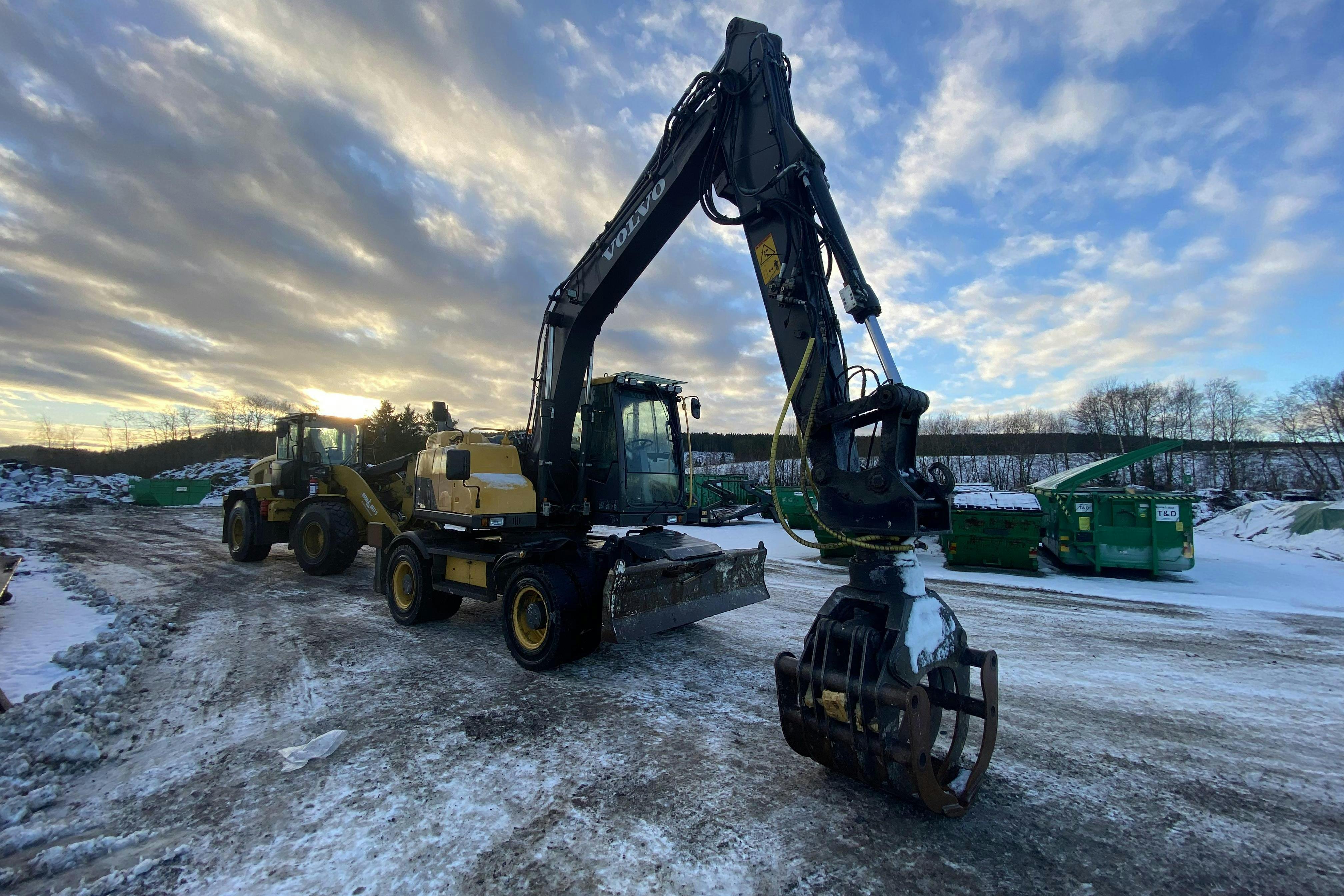 Esittelykuva 2 osoitteesta 40: Volvo EW140D Hjulgrävare med gripklo -  - 2015