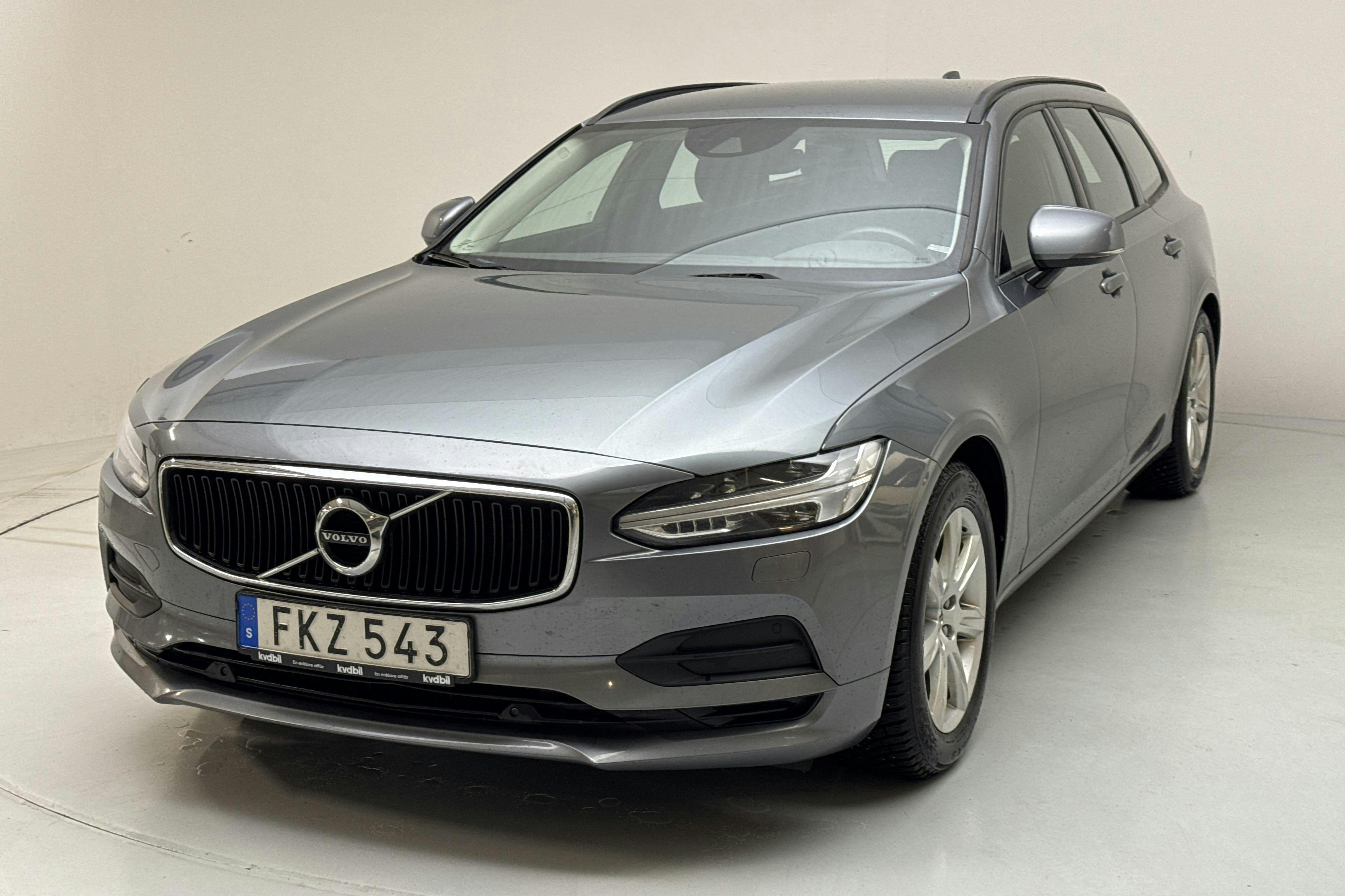 Presentation photo 1 of 14: Volvo V90 D3 AWD (150hk) - 246 310 km - Automatic - gray - 2018