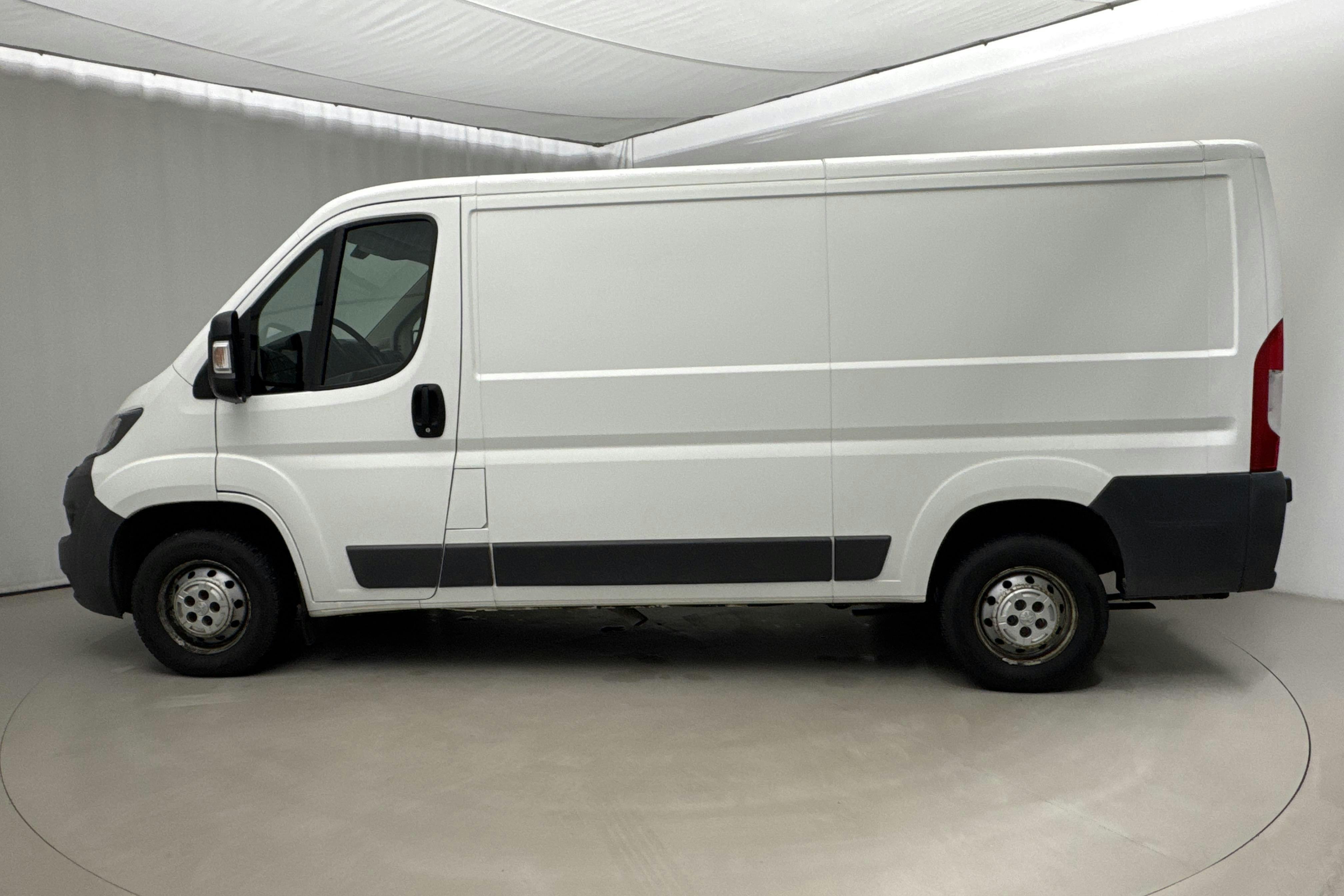Presentationsfoto 2 av 12: Peugeot Boxer 2.2 HDI Skåp (130hk) - 10 267 mil - Manuell - vit - 2016