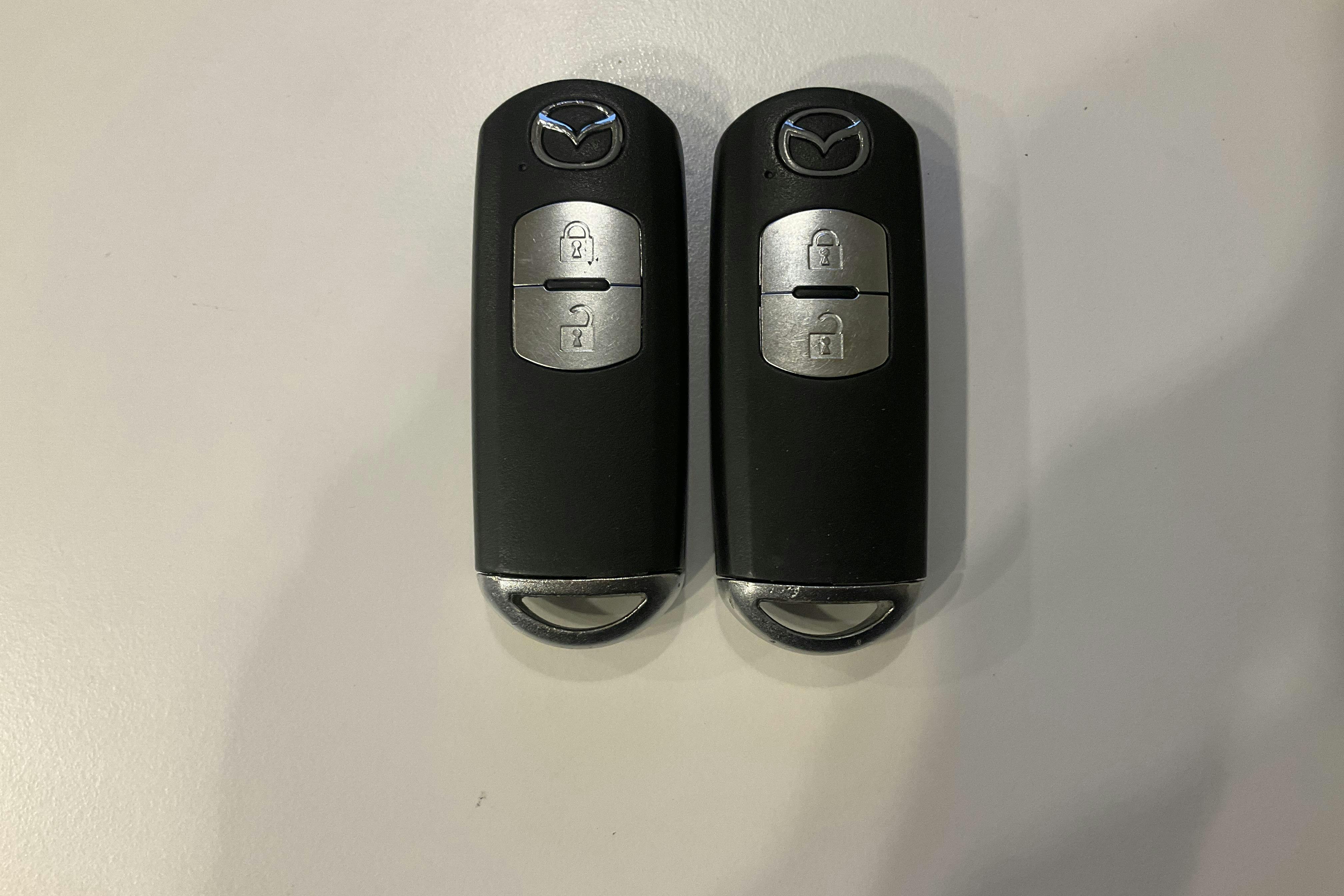 Präsentationsfoto 14 von 14: Mazda CX-5 2.2 DE AWD (175hk) - 161 680 Kilometer - Verkaufsautomat - Schwarz - 2014