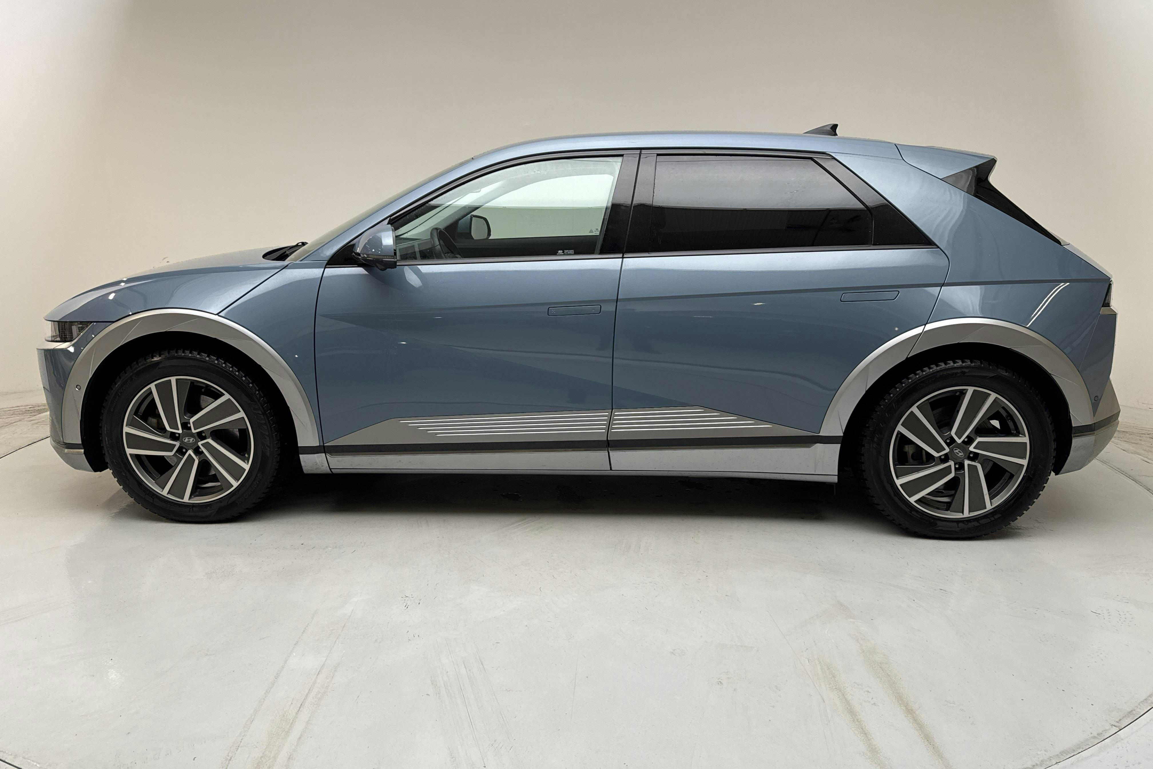 Esittelykuva 2 osoitteesta 19: Hyundai IONIQ 5 73kWh (217hk) - 79 310 km - Automaattinen - sininen - 2022