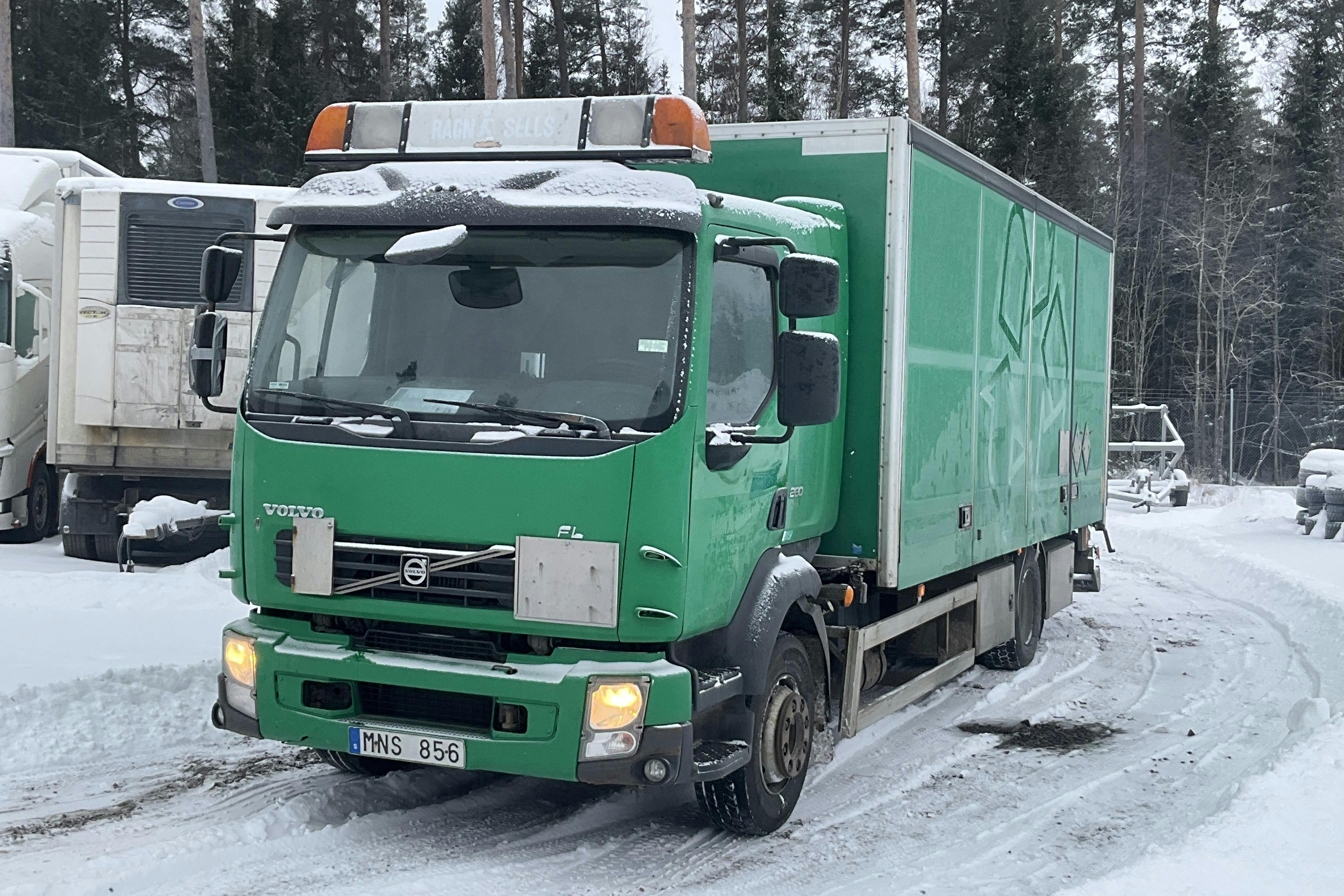Presentationsfoto 1 av 31: VOLVO FL280 - 642 979 km - Automat - grön - 2009