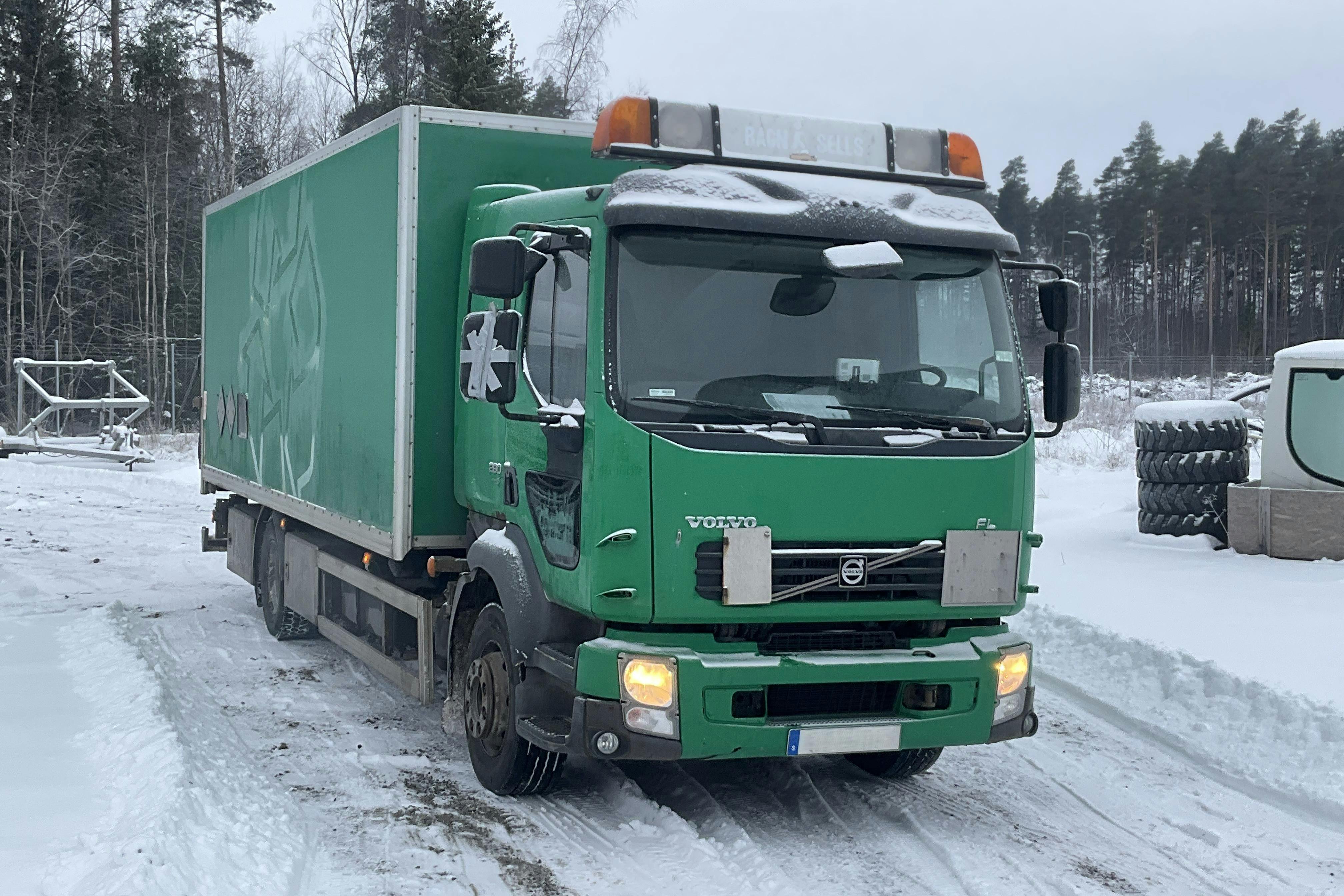 Presentationsfoto 2 av 31: VOLVO FL280 - 642 979 km - Automat - grön - 2009