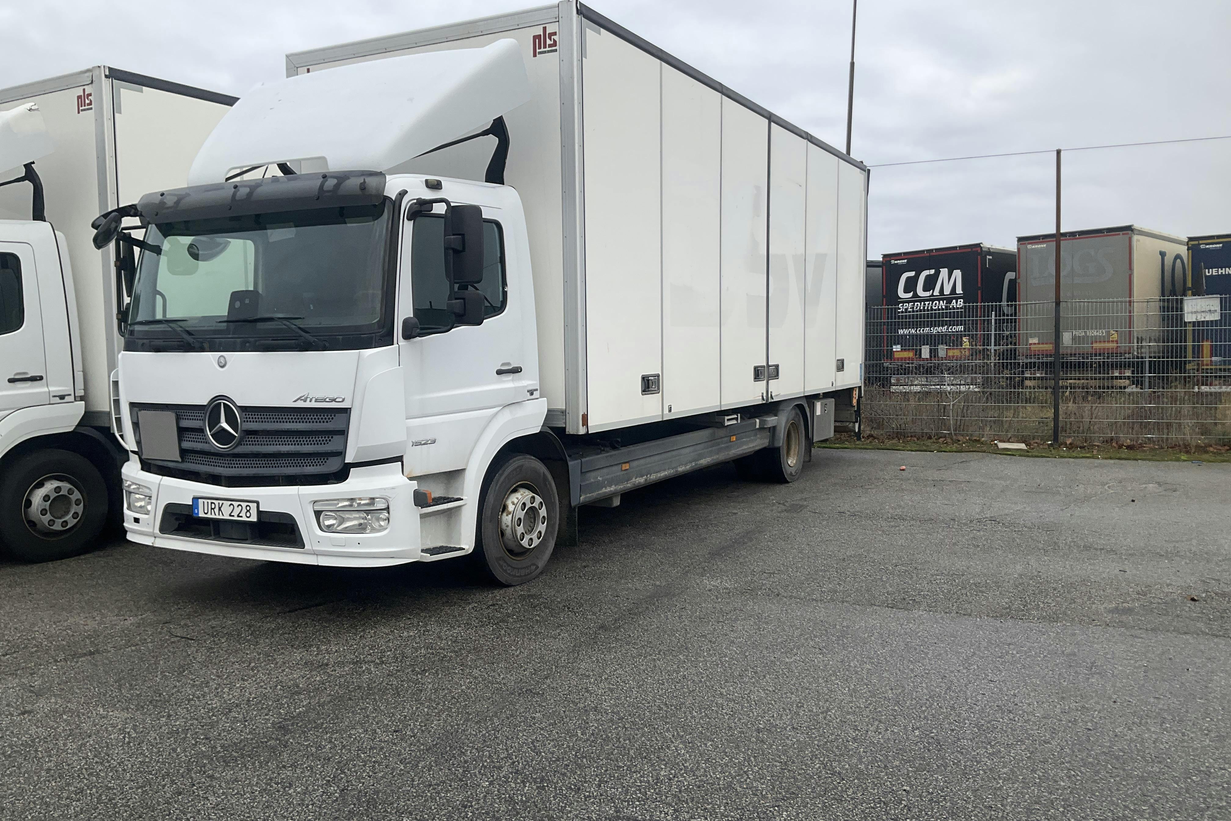 Zdjęcie prezentacyjne 1 z 21: MERCEDES ATEGO - 292 497 km - Automatyczna - biały - 2017