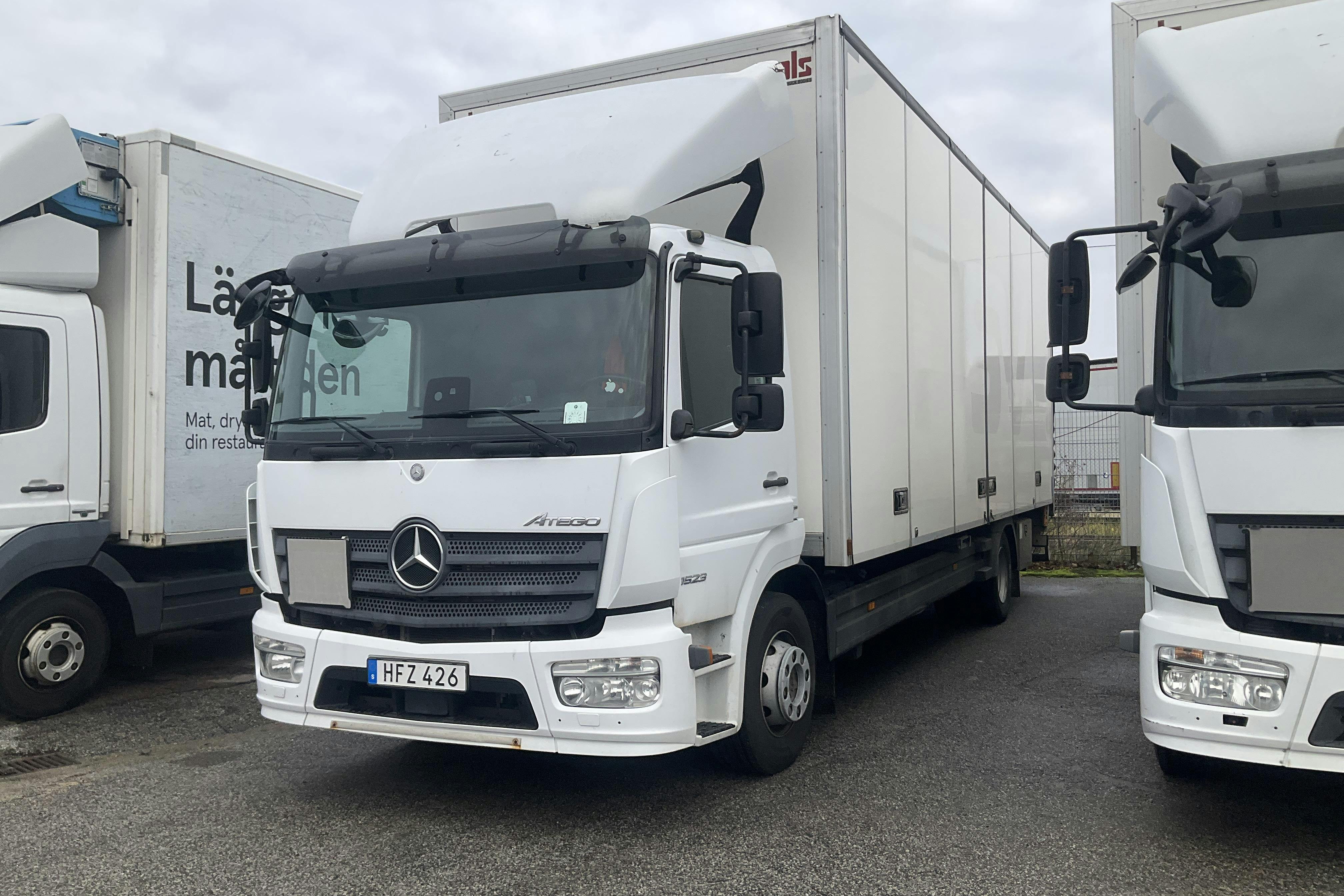 Zdjęcie prezentacyjne 1 z 22: MERCEDES ATEGO - 284 879 km - Automatyczna - biały - 2017
