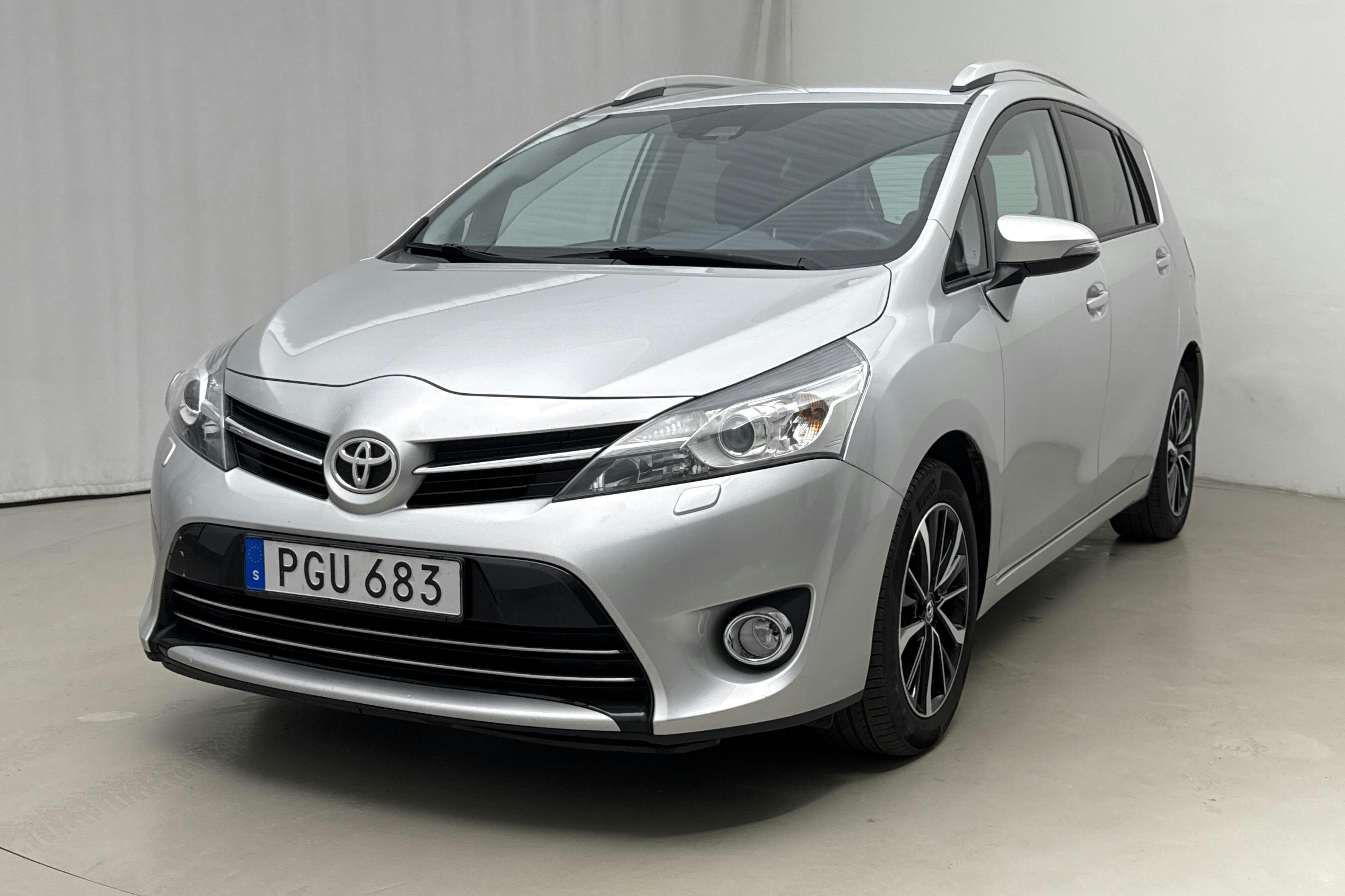Toyota Verso VVT-i 1.8 (147hk) - 13 323 mil - Automat - silver - 2017