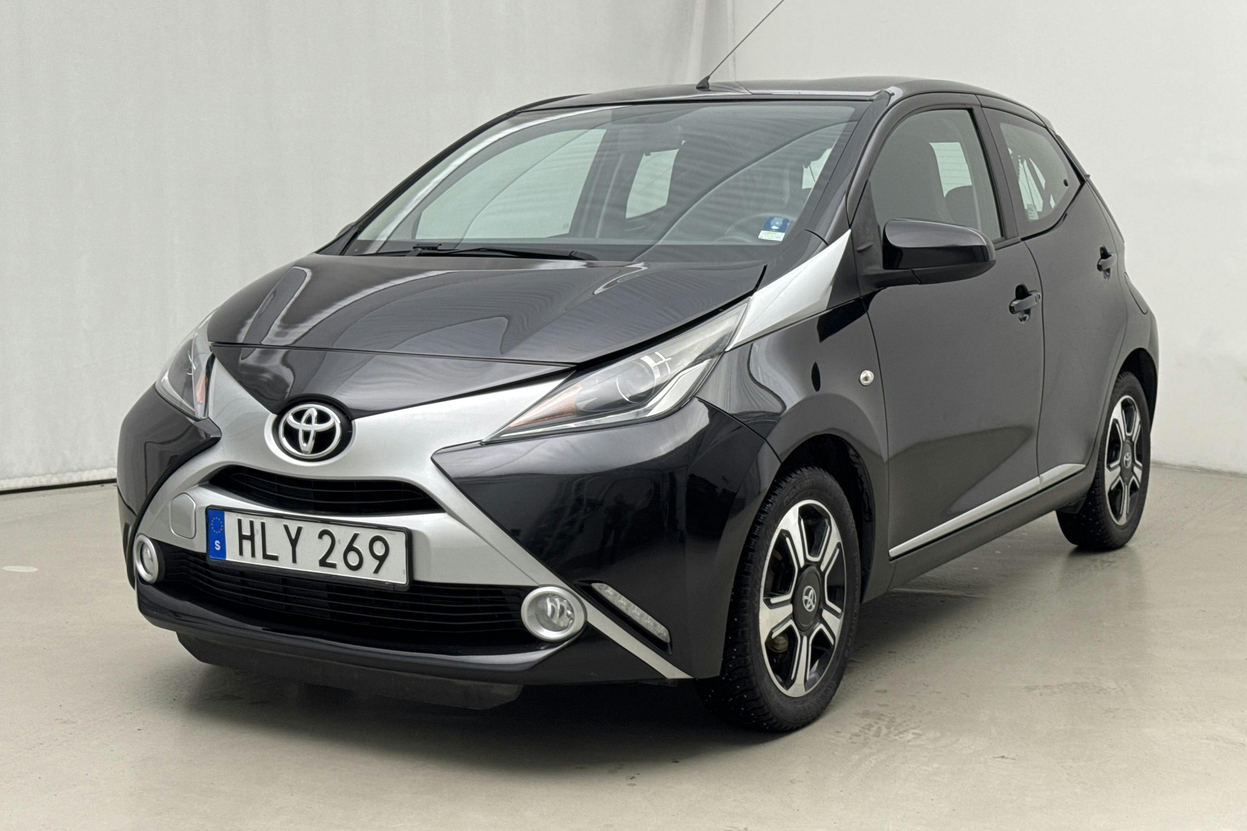 Toyota Aygo 1.0 5dr (69hk) - 13 003 mil - Manuell - svart - 2014