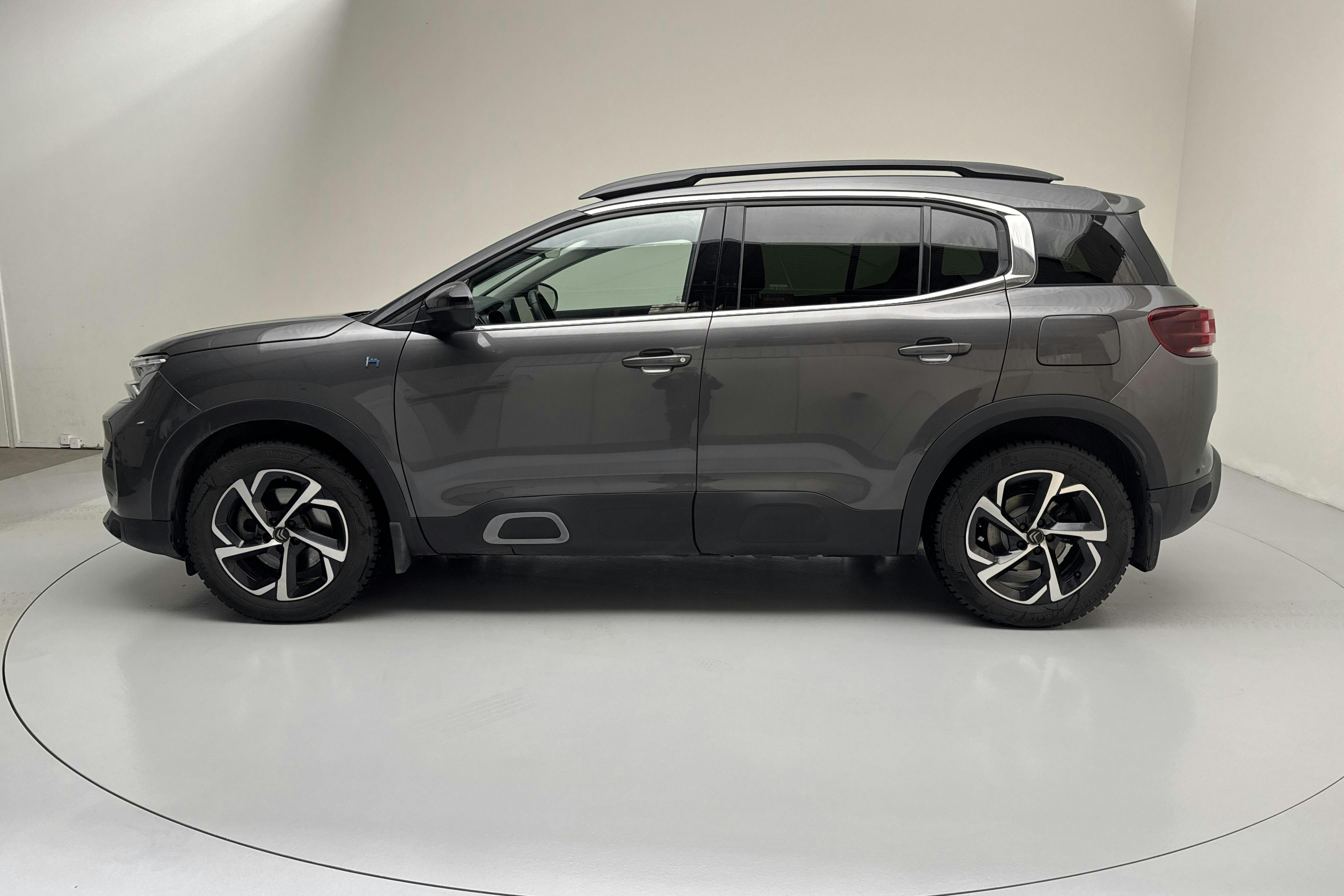Presentation photo 2 of 18: Citroën C5 Aircross PHEV e-EAT (225hk) - 78 190 km - Automatic - gray - 2022