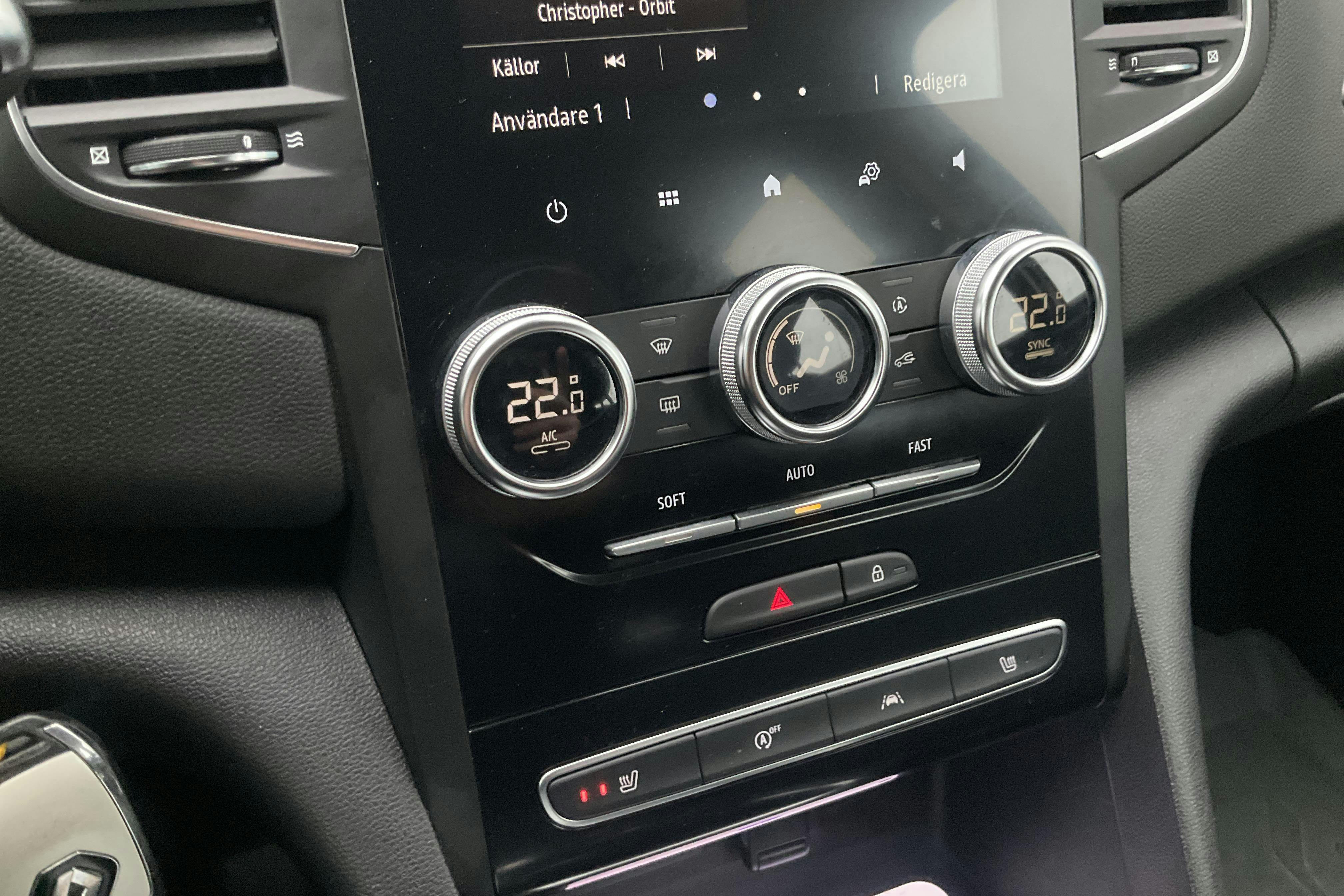 Presentation photo 12 of 12: Renault Mégane 1.5 dCi Sport Tourer (115hk) - 83 170 km - Manual - white - 2022