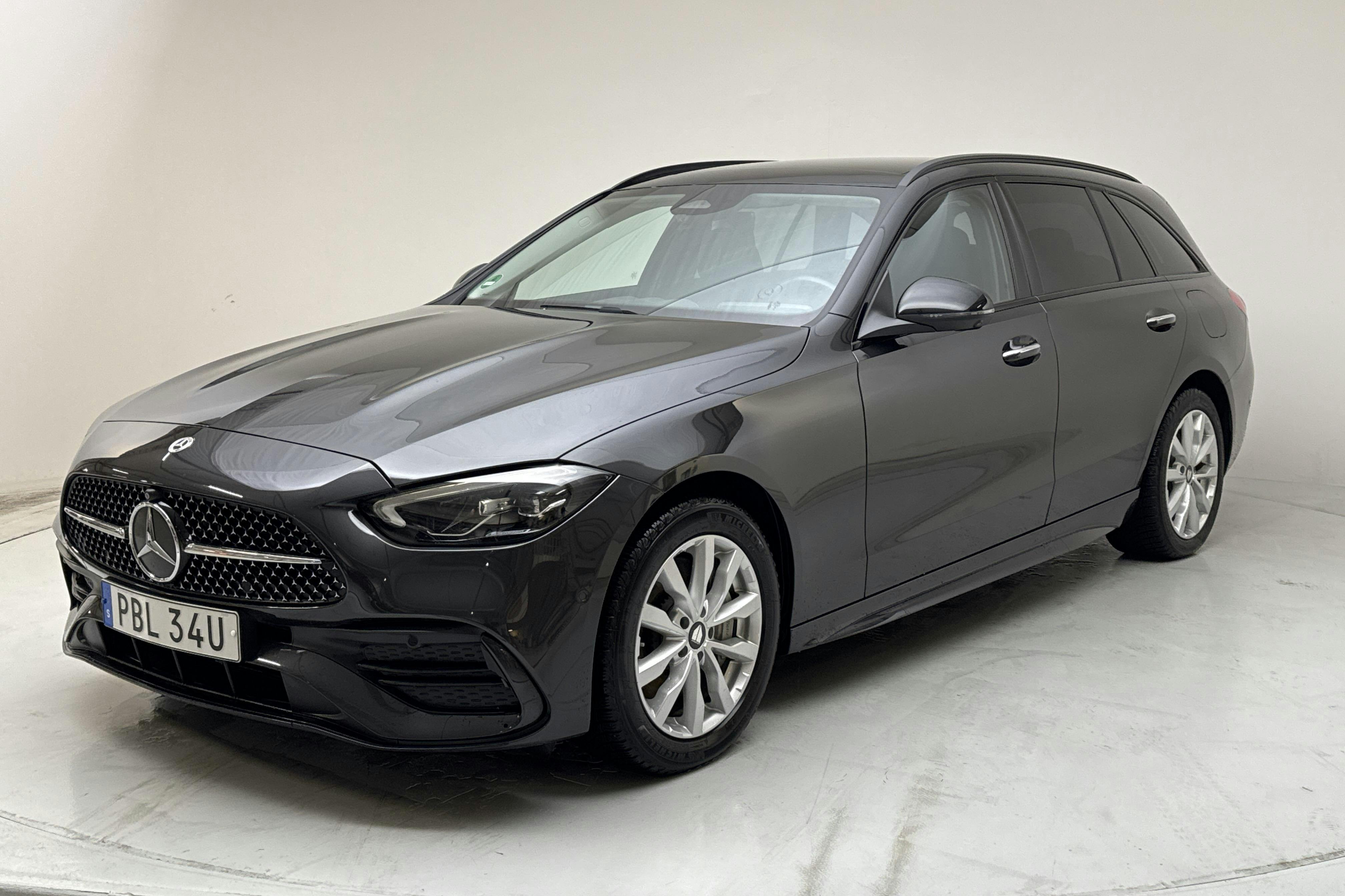 Presentationsfoto 1 av 21: Mercedes C 300 e Kombi S206 (333hk) - 7 580 mil - Automat - grå - 2023