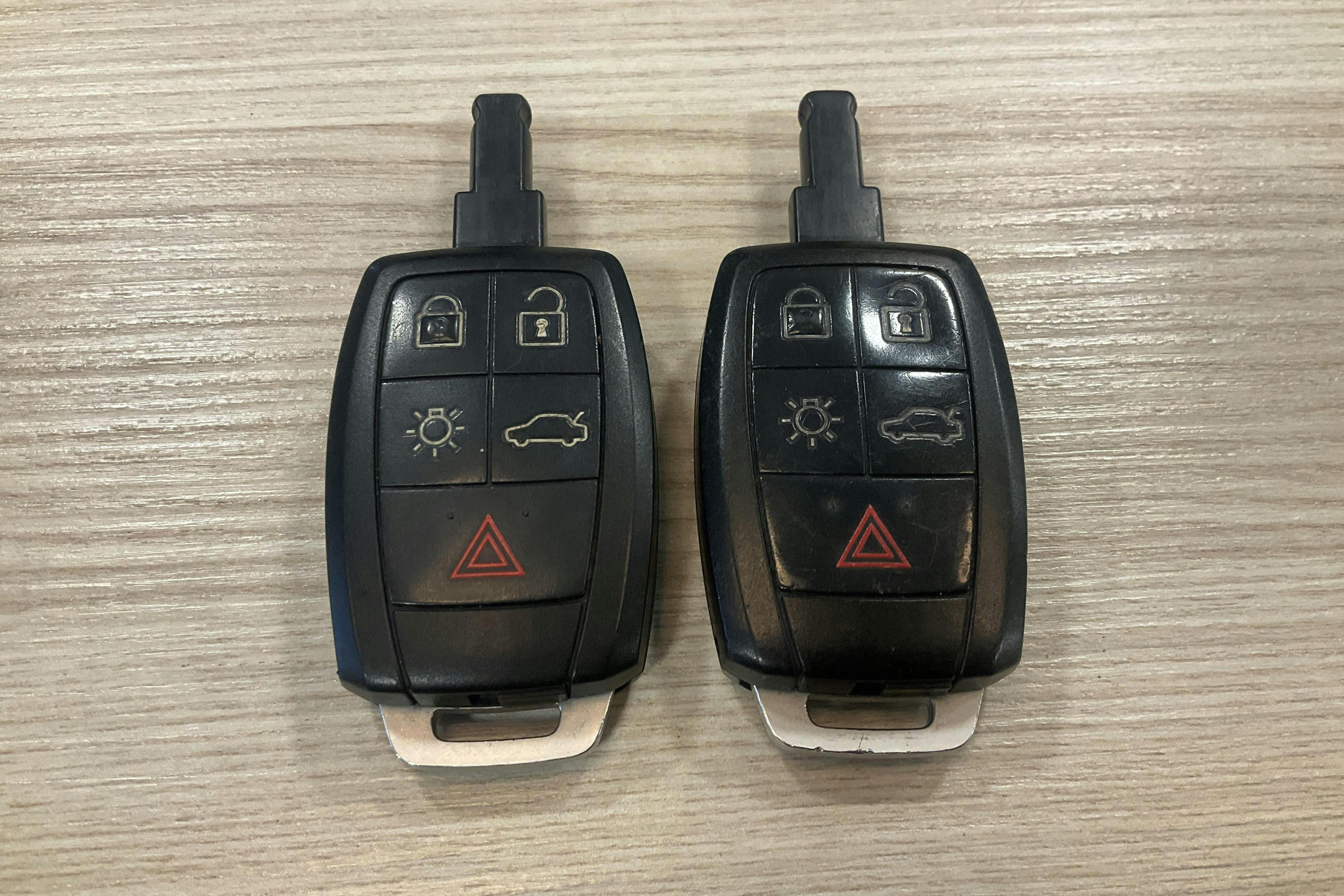 Esittelykuva 13 osoitteesta 13: Volvo V50 D2 (115hk) - 246 270 km - Manuaalinen - Light Grey - 2012