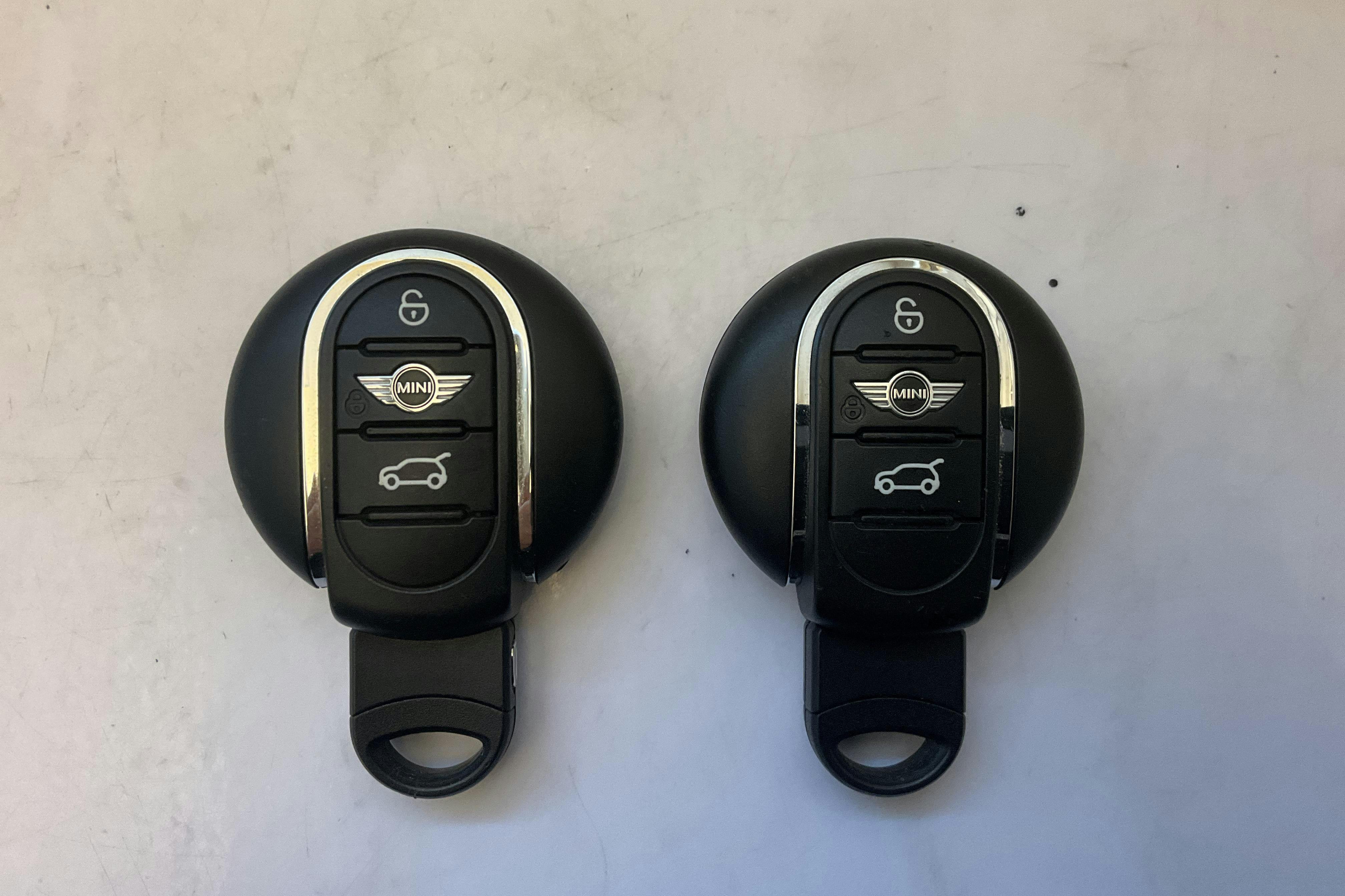 Esittelykuva 12 osoitteesta 12: MINI Cooper Hatch 5dr (136hk) - 38 200 km - Manuaalinen - musta - 2016