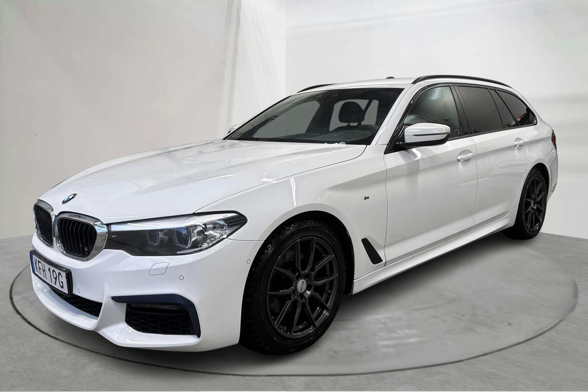 Esitlusfoto 1 aadressil 15: BMW 520d xDrive Touring, G31 (190hk) - 179 010 km - Automaatne - valge - 2020