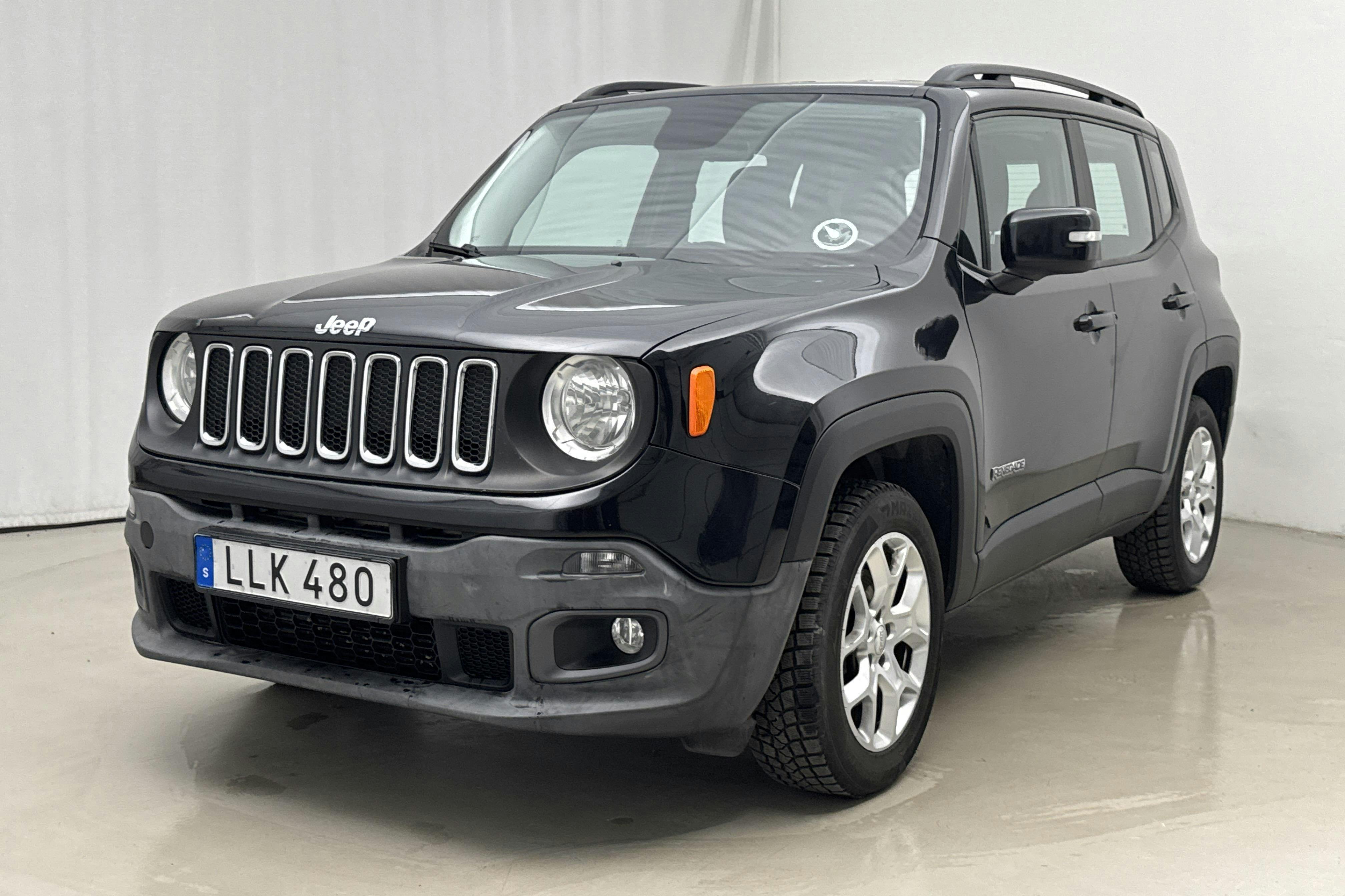 Esittelykuva 1 osoitteesta 14: Jeep Renegade 2.0 MultiJet 4WD (140hk) - 142 230 km - Manuaalinen - musta - 2015