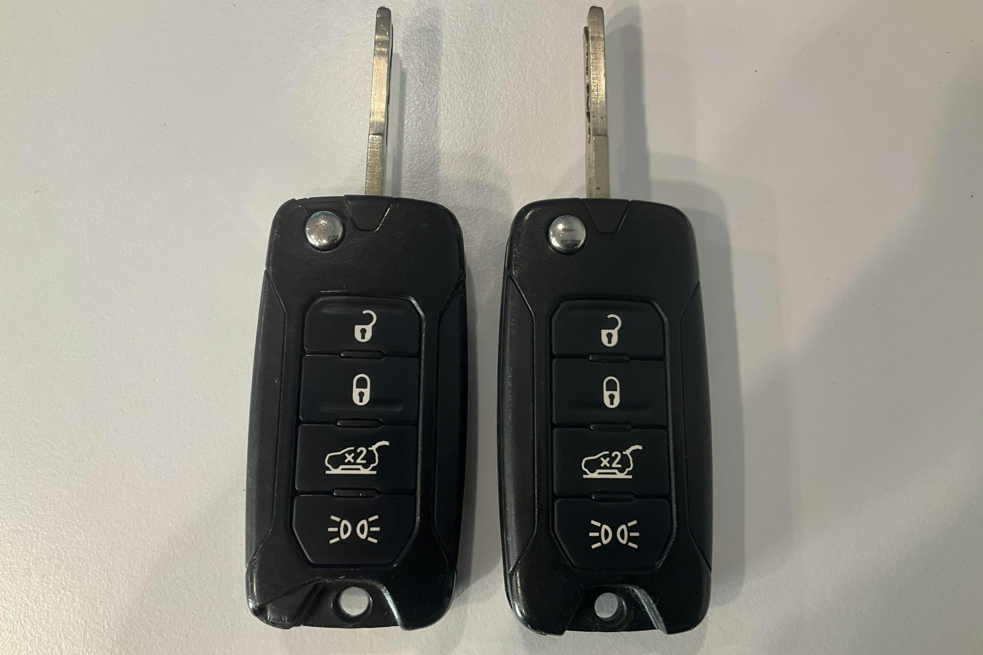 Esittelykuva 14 osoitteesta 14: Jeep Renegade 2.0 MultiJet 4WD (140hk) - 142 230 km - Manuaalinen - musta - 2015