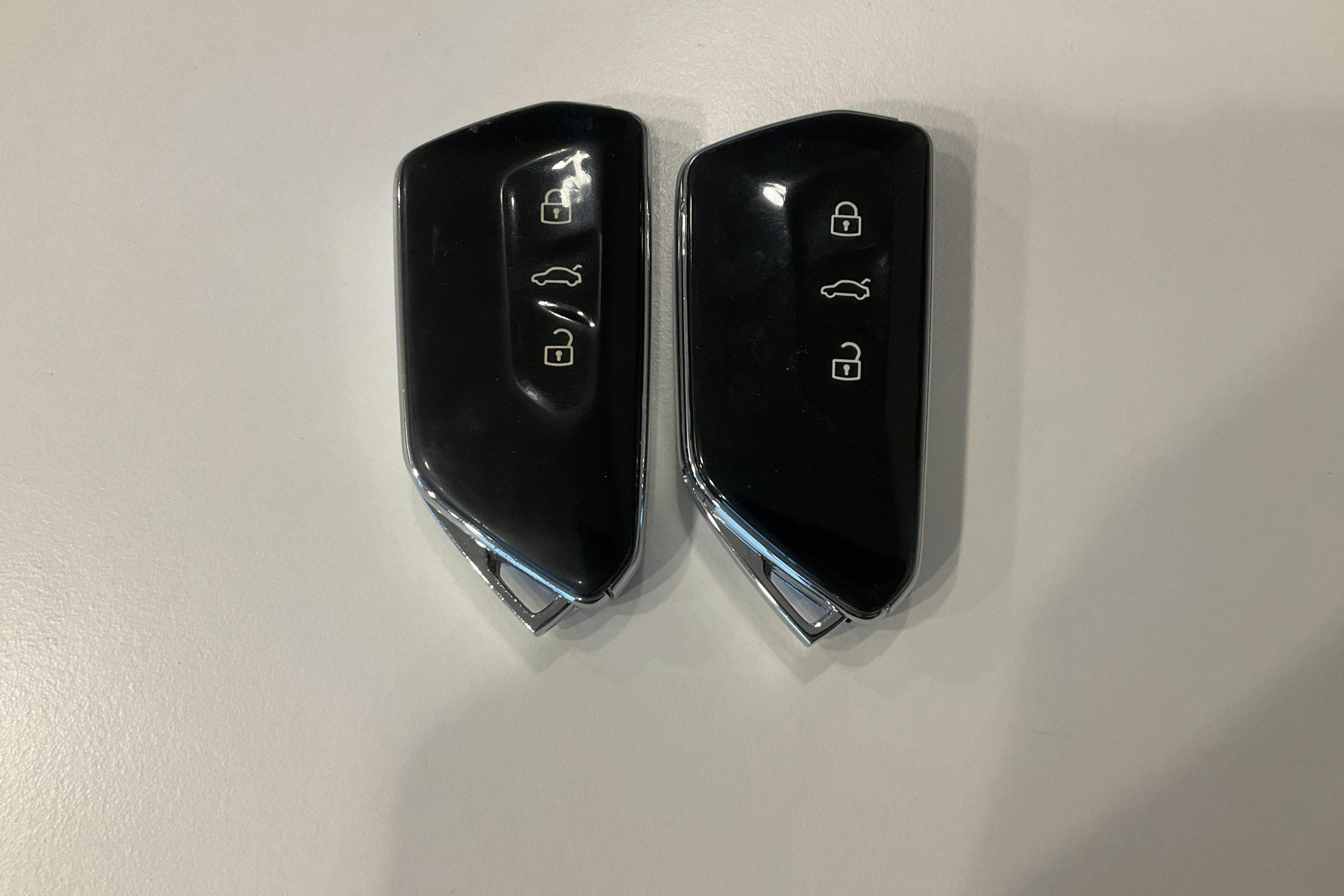 Presentationsfoto 22 av 22: VW ID.4 77kWh (204hk) - 6 301 mil - Automat - grå - 2022