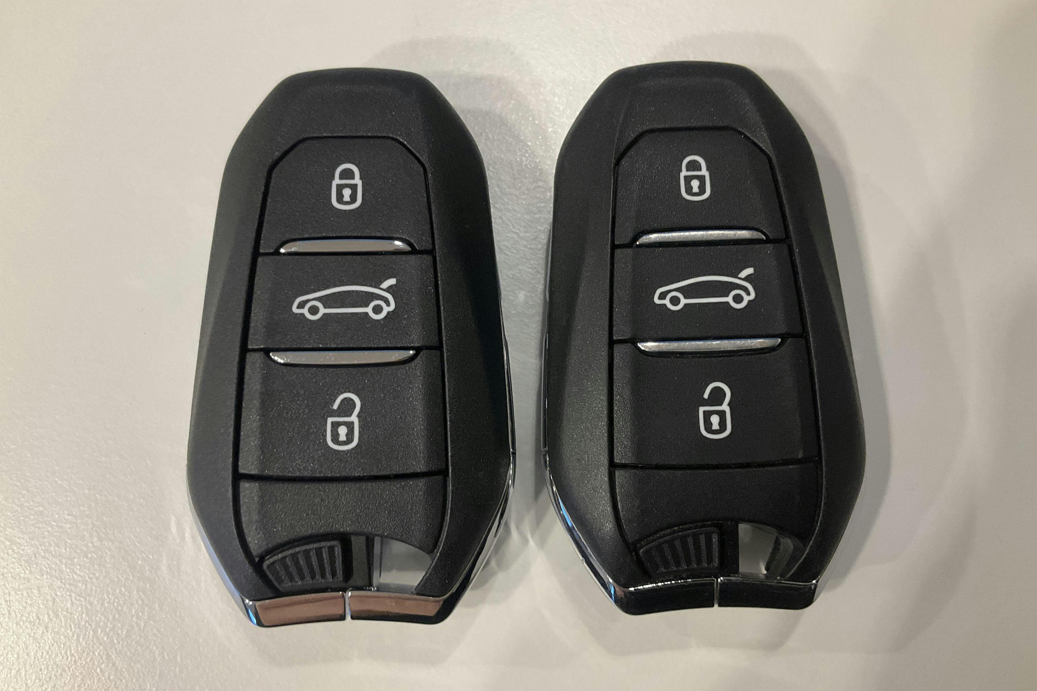 Presentationsfoto 16 av 16: Opel Mokka-e (136hk) - 1 454 mil - Automat - grå - 2022