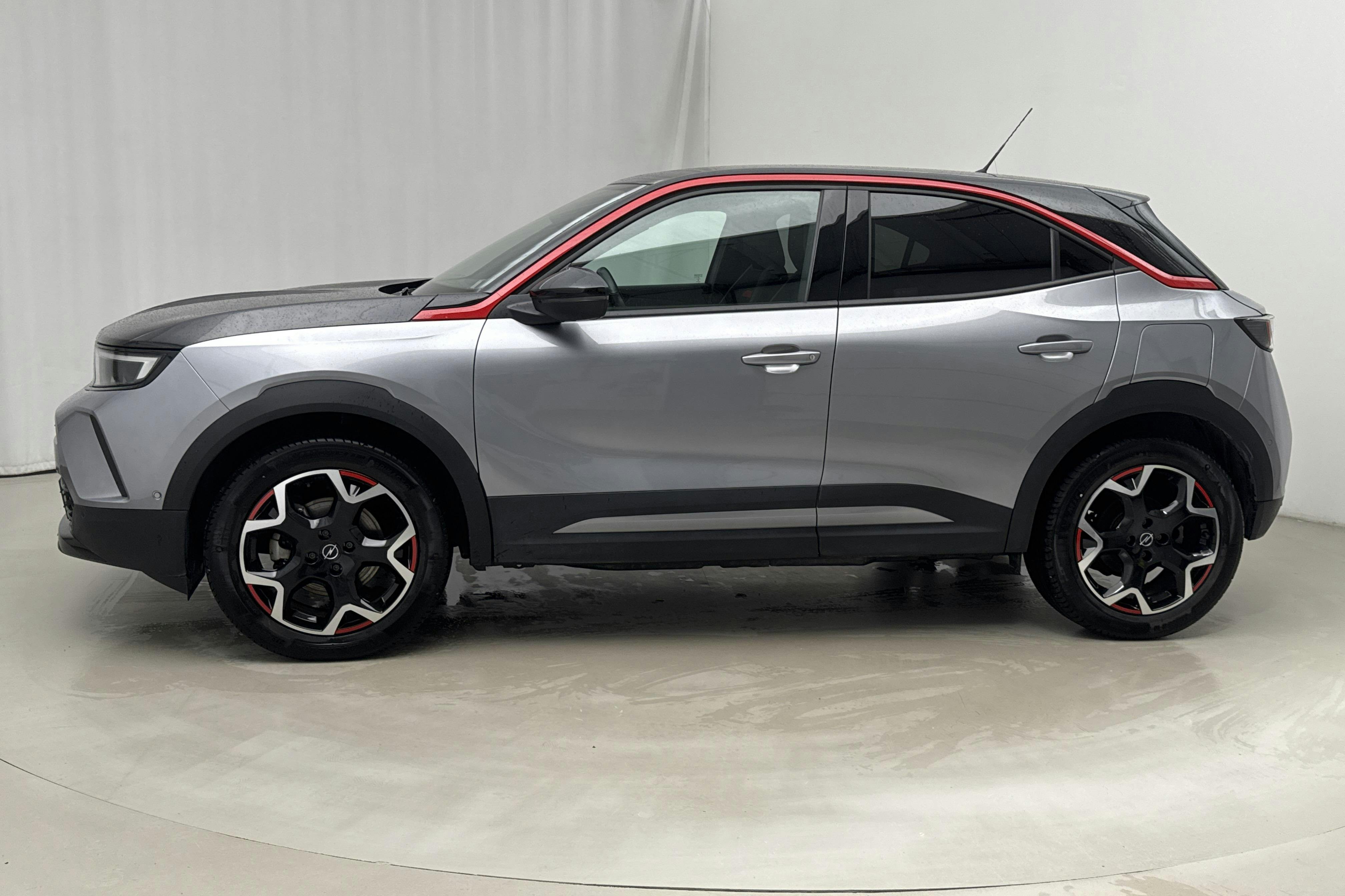 Presentationsfoto 2 av 16: Opel Mokka-e (136hk) - 1 454 mil - Automat - grå - 2022