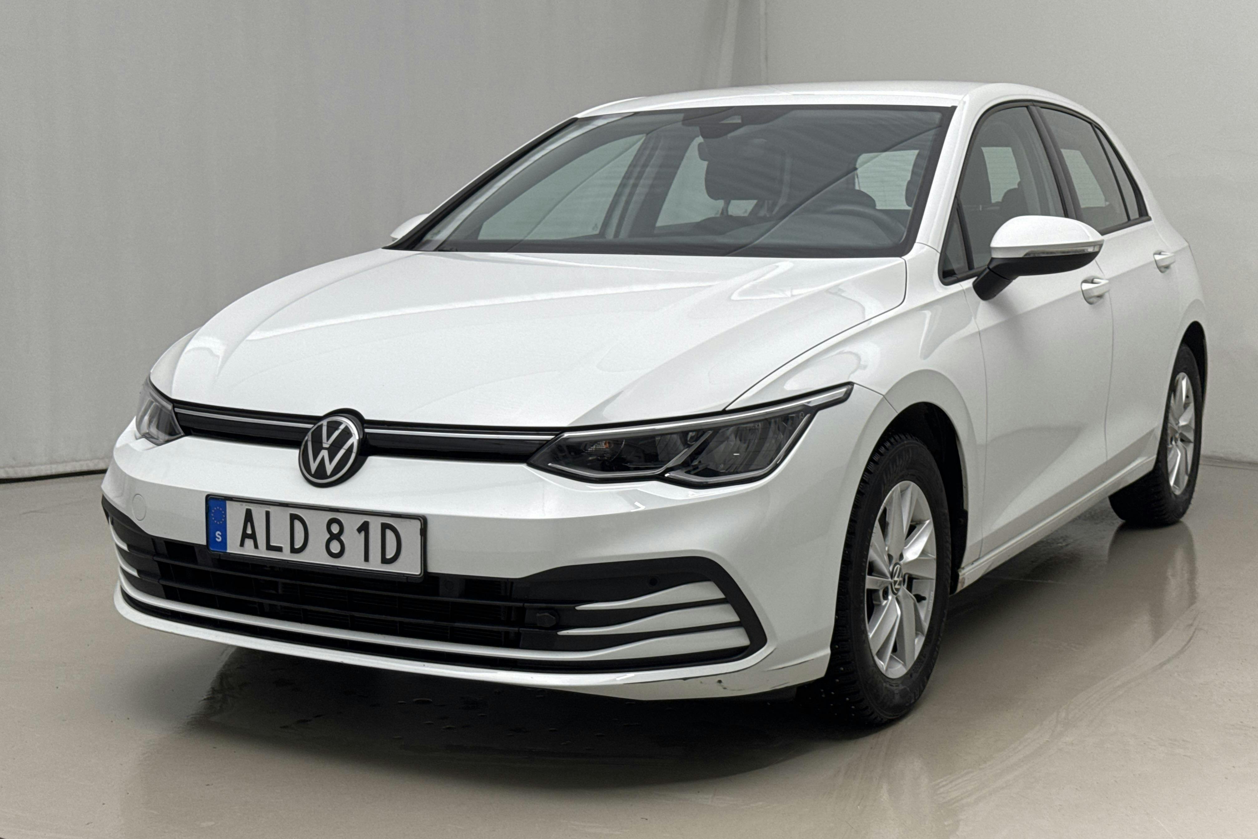 Presentation photo 1 of 18: VW Golf VIII TGI 5dr (130hk) - 37 030 km - Automatic - white - 2023