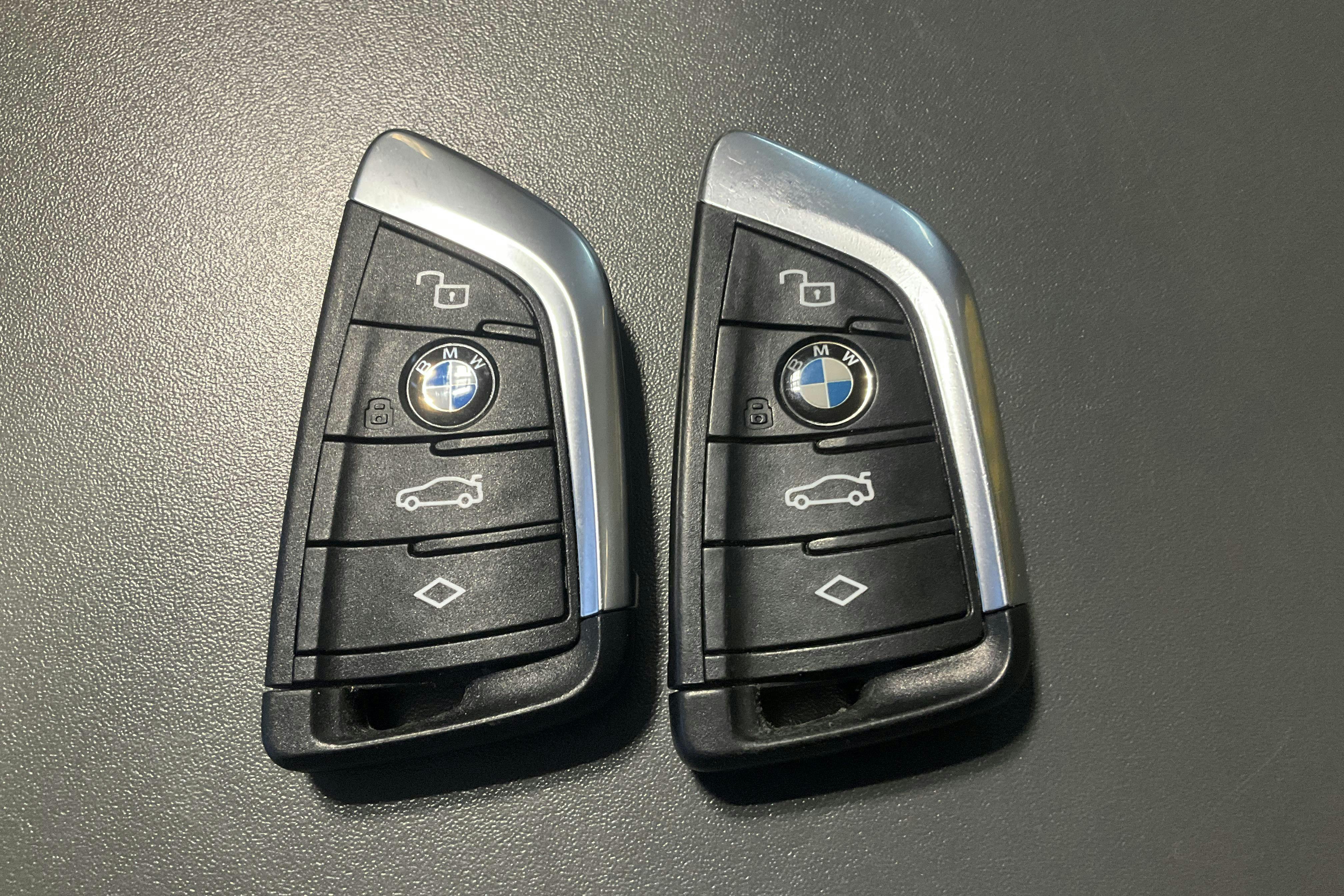 Presentationsfoto 18 av 18: BMW 330e xDrive Sedan, G20 (292hk) - 9 186 mil - Automat - orange - 2021