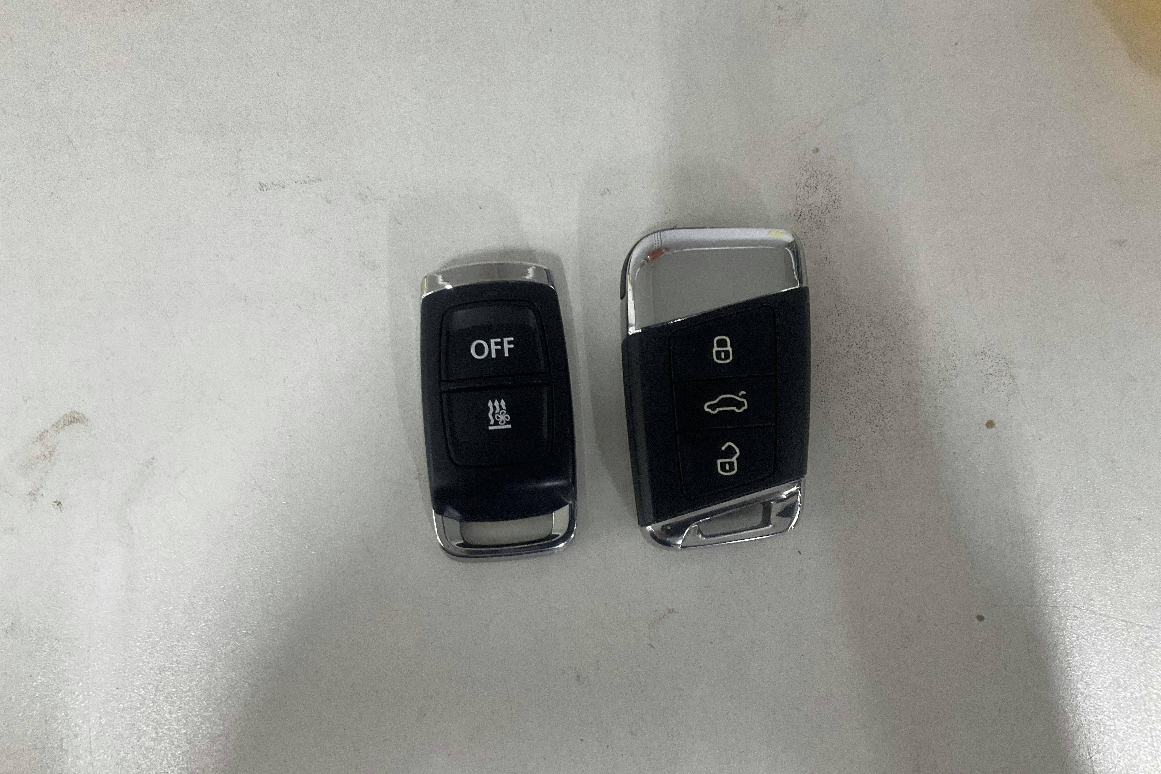 Zdjęcie prezentacyjne 18 z 18: VW Passat Alltrack 2.0 TDI Sportscombi 4Motion (200hk) - 167 590 km - Automatyczna - biały - 2022