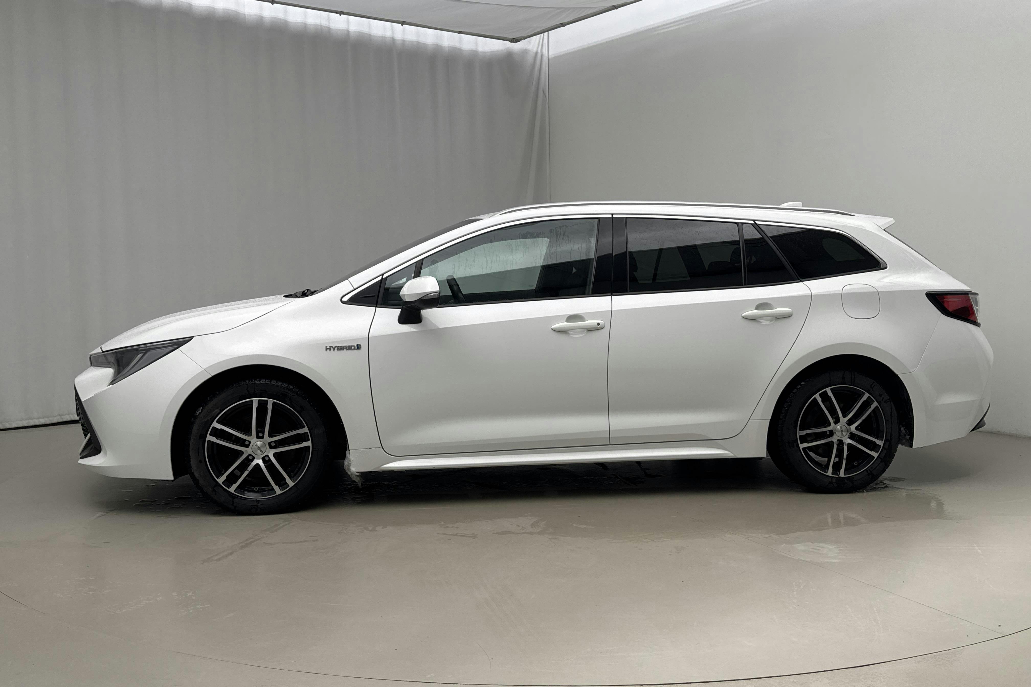 Presentation photo 2 of 20: Toyota Corolla 2.0 Hybrid Touring Sports (184hk) - 109 780 km - Automatic - white - 2021