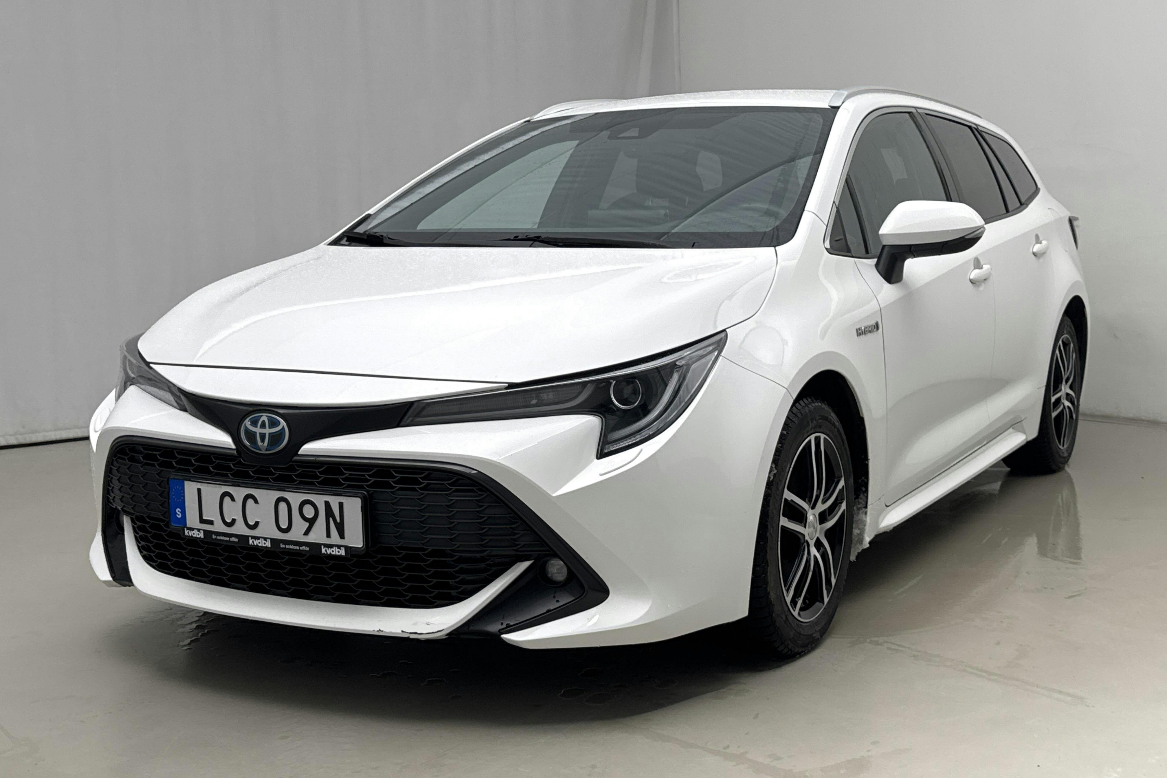 Presentation photo 1 of 20: Toyota Corolla 2.0 Hybrid Touring Sports (184hk) - 109 780 km - Automatic - white - 2021