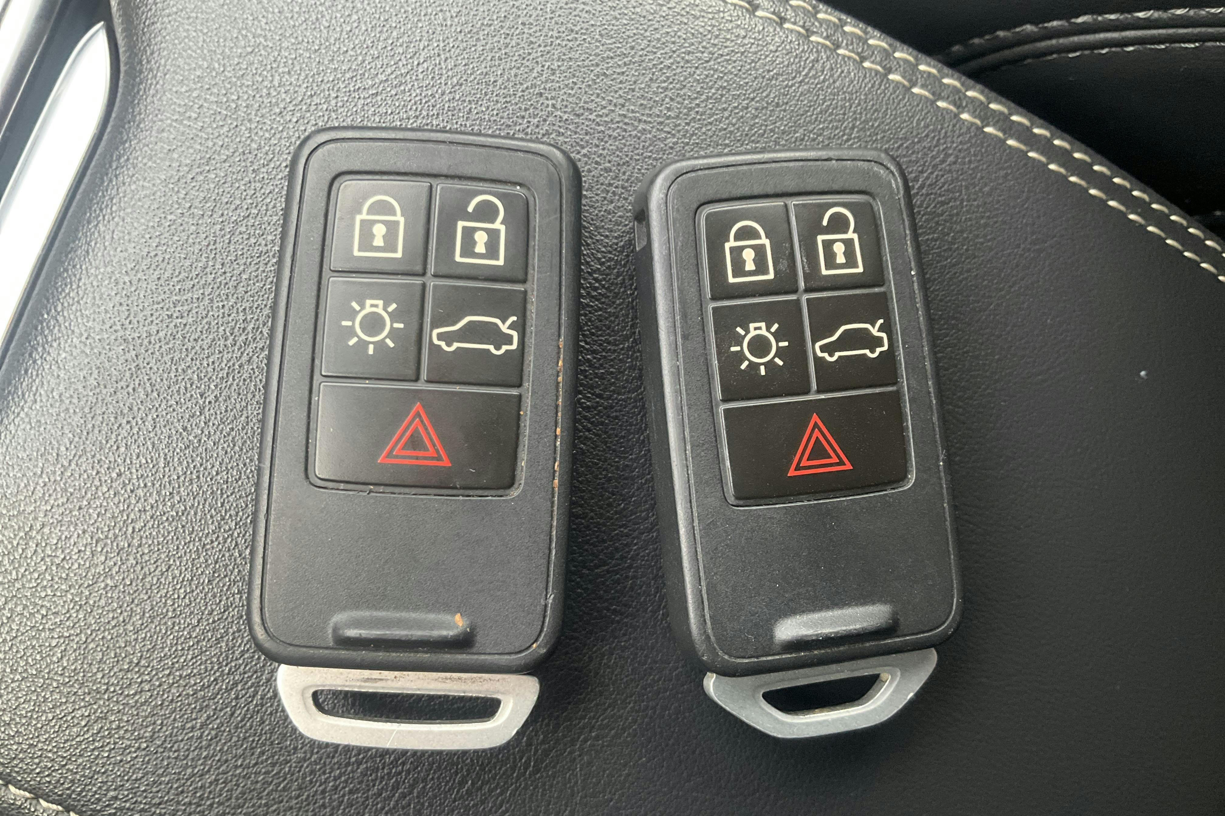 Esitlusfoto 15 aadressil 15: Volvo XC60 D4 AWD (190hk) - 137 220 km - Automaatne - must - 2017