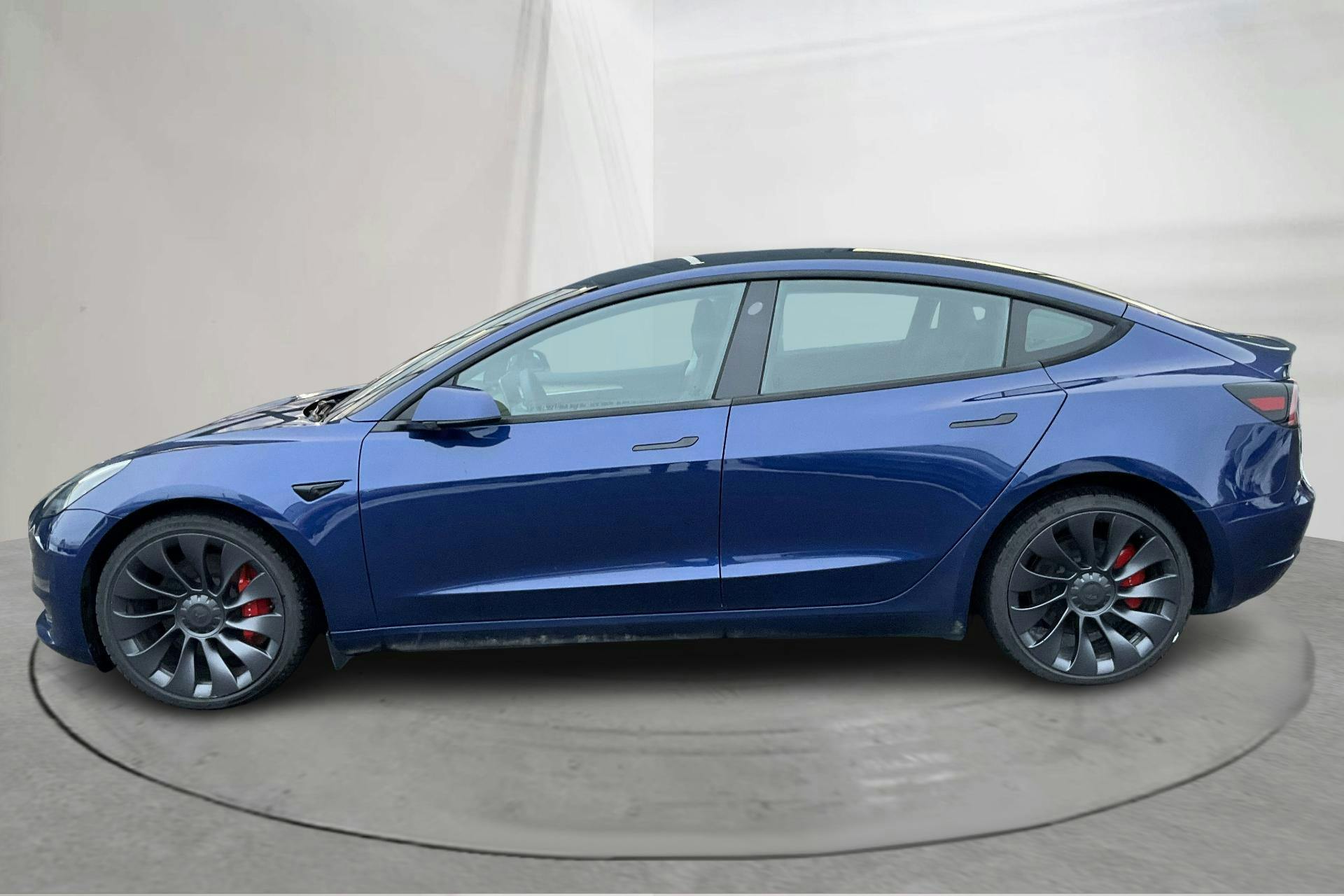 Presentationsfoto 2 av 21: Tesla Model 3 Performance AWD - 7 970 mil - Automat - blå - 2023