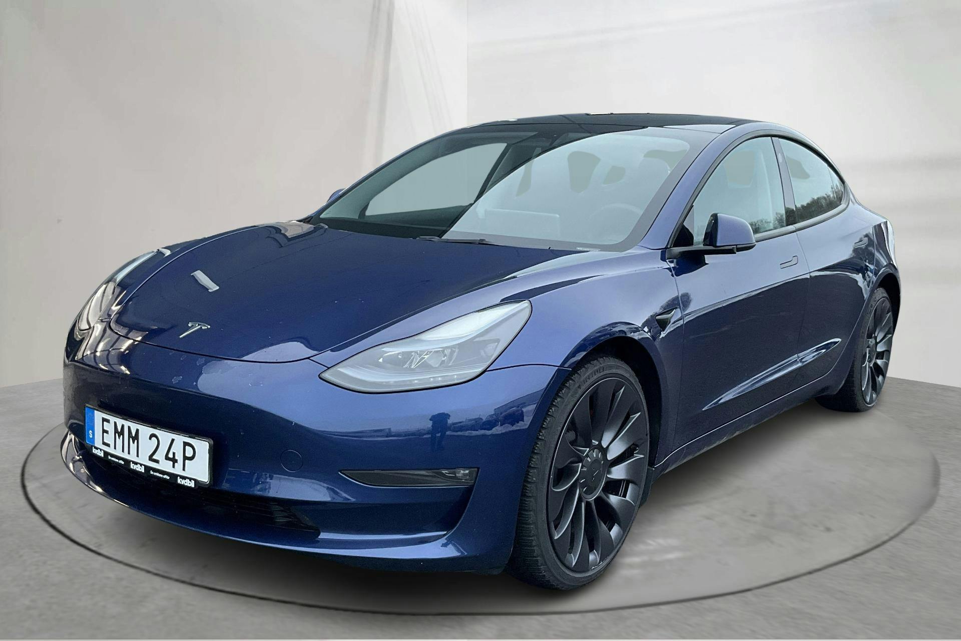 Presentationsfoto 1 av 21: Tesla Model 3 Performance AWD - 7 970 mil - Automat - blå - 2023