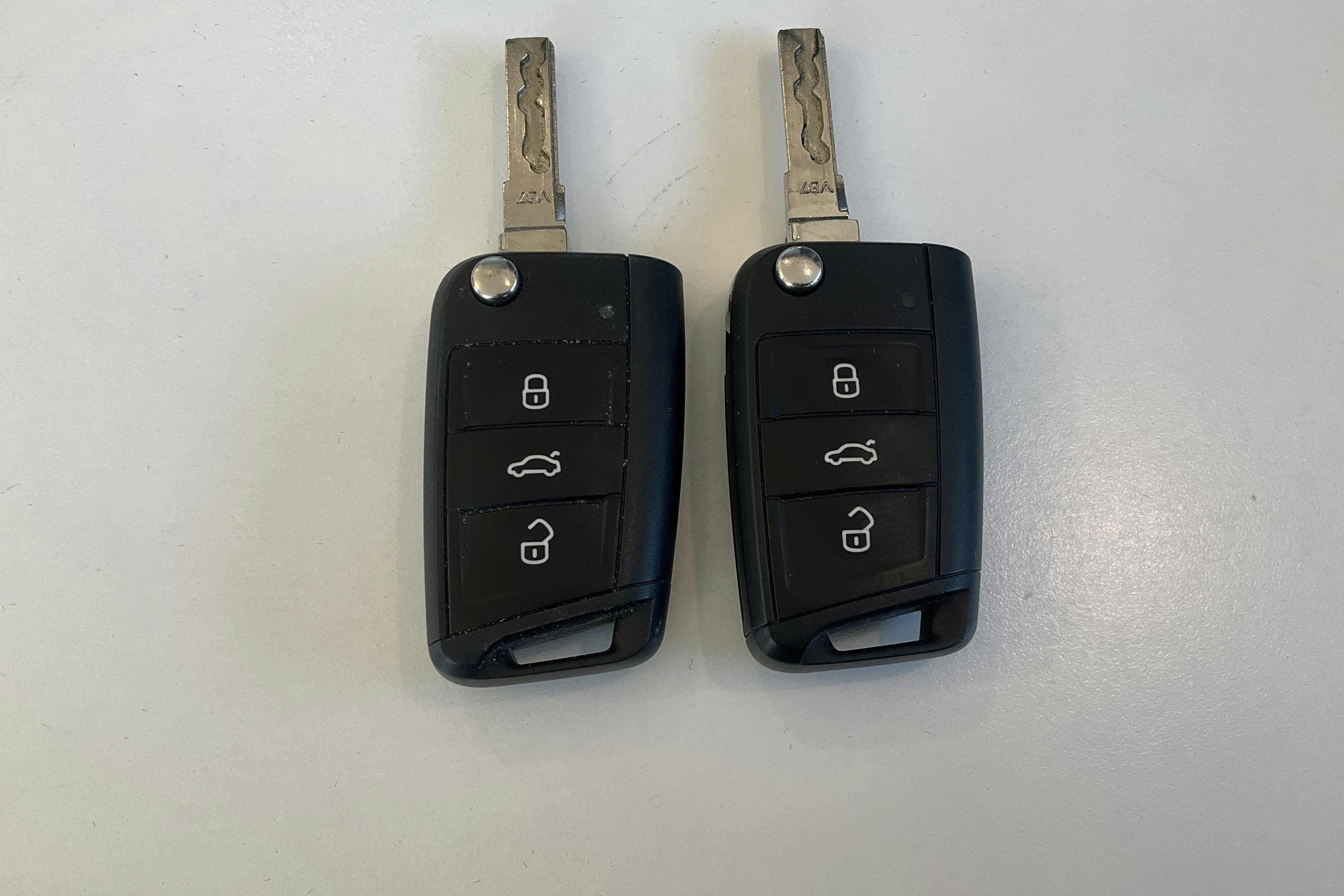 Esittelykuva 18 osoitteesta 18: VW Golf VII 1.2 TSI 5dr (110hk) - 23 090 km - Manuaalinen - hopea - 2017