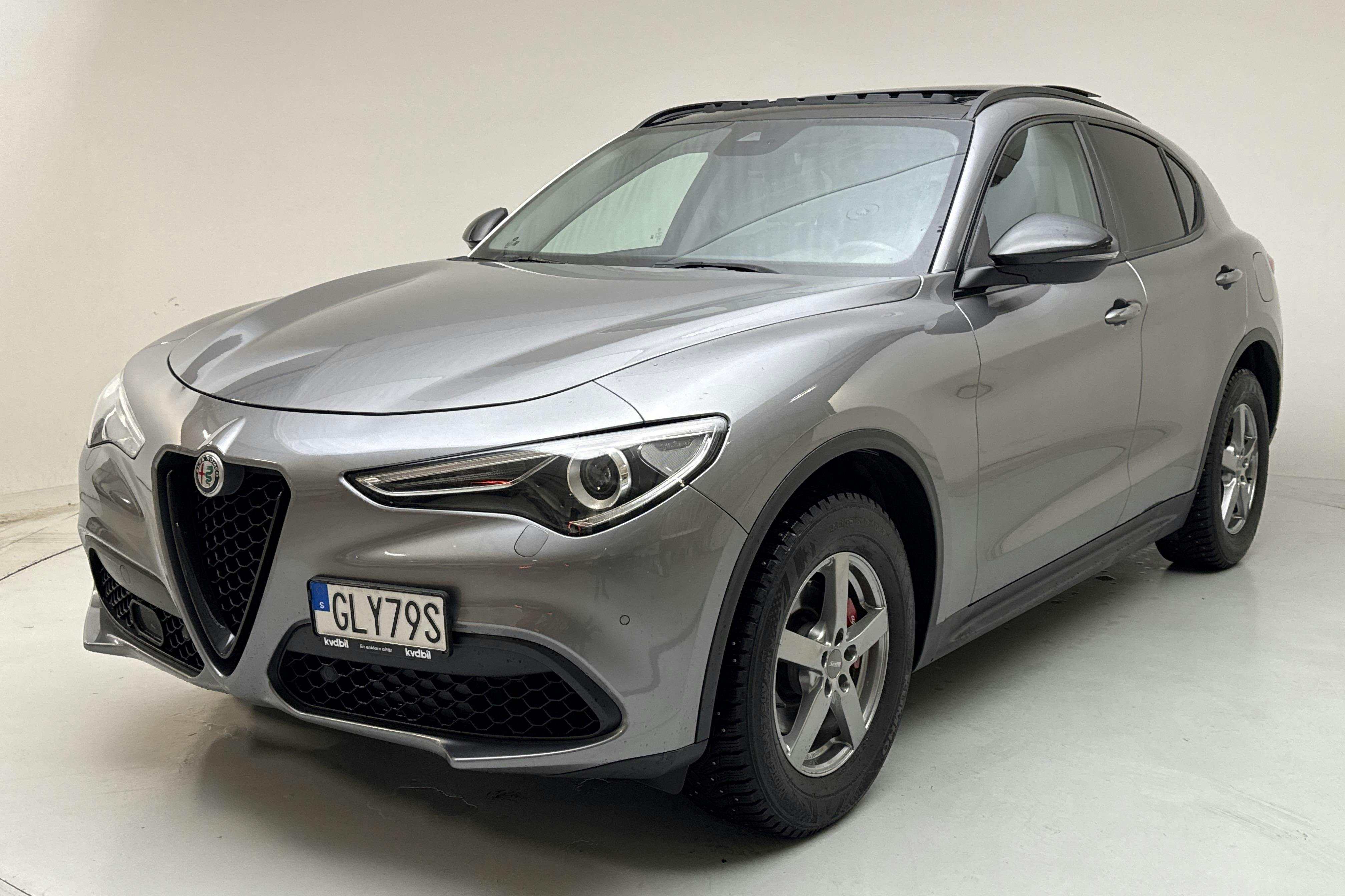 Presentationsfoto 1 av 17: Alfa Romeo Stelvio 2.0 AWD (280hk) - 8 715 mil - Automat - grå - 2019