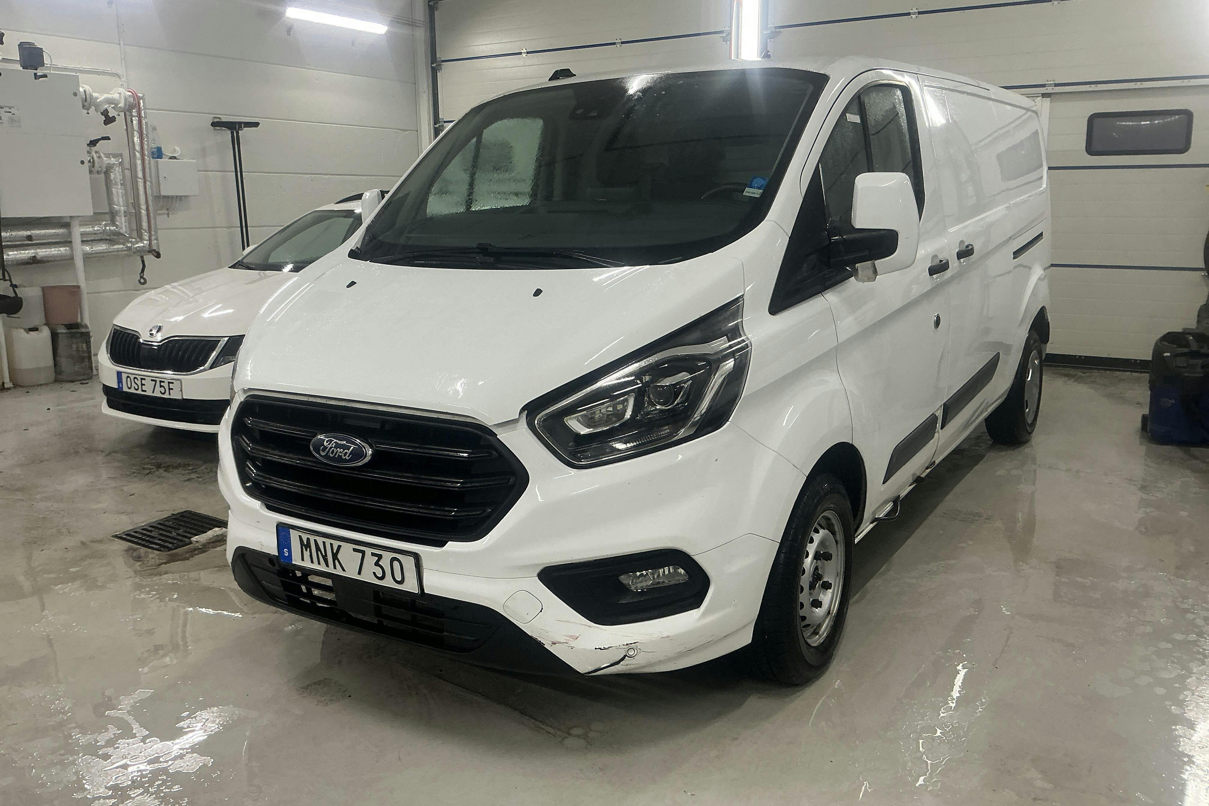 Presentationsfoto 1 av 13: Ford Transit Custom 300 MHEV (130hk) - 0 mil - Manuell - vit - 2021
