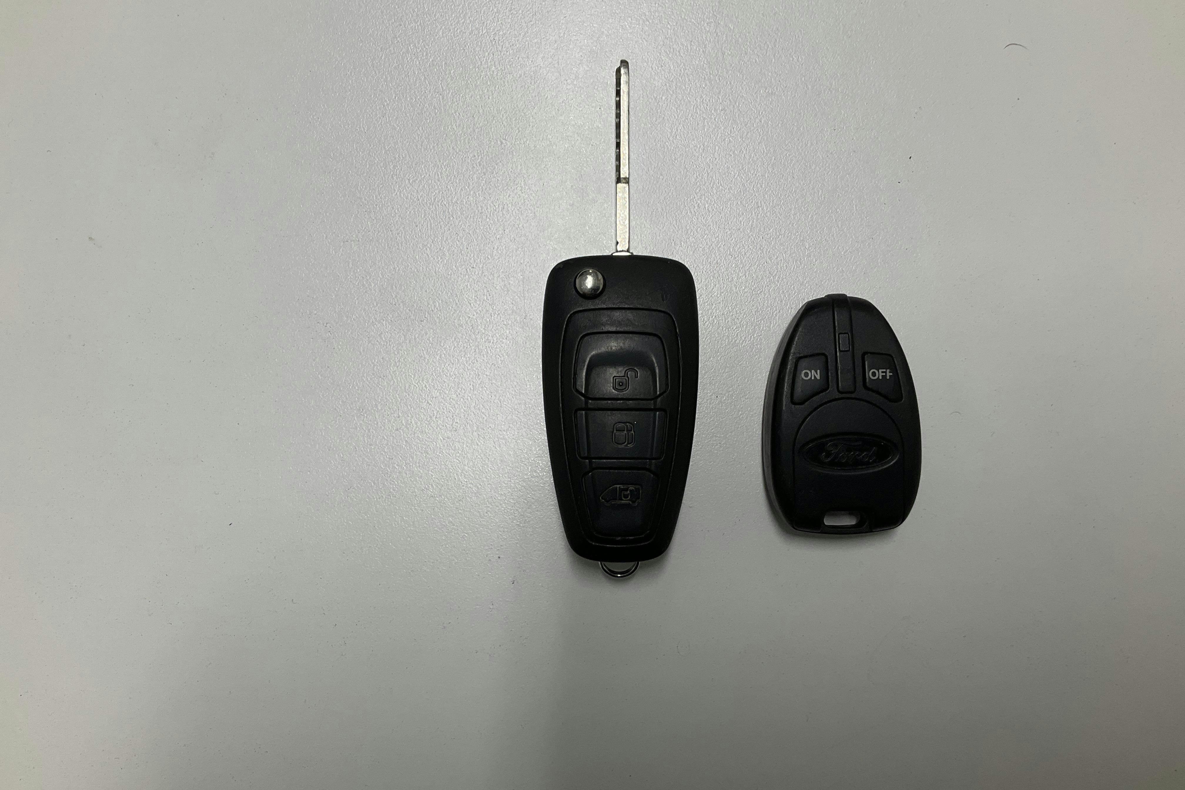 Presentation photo 12 of 12: Ford Transit Custom 300 MHEV (130hk) - 147 790 km - Manual - white - 2021