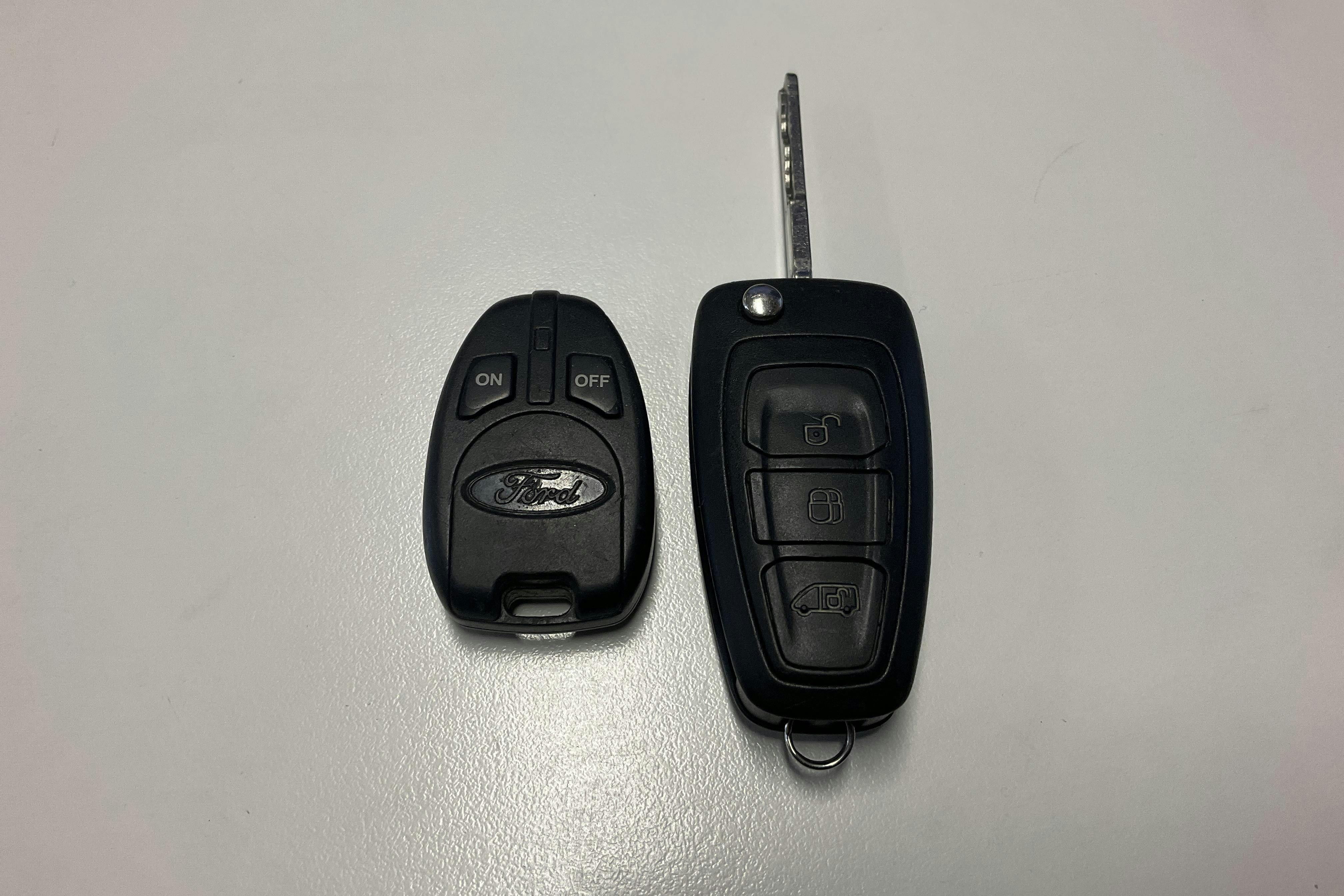 Esitlusfoto 12 aadressil 12: Ford Transit Custom 300 MHEV (130hk) - 112 460 km - Käsitsi - valge - 2021