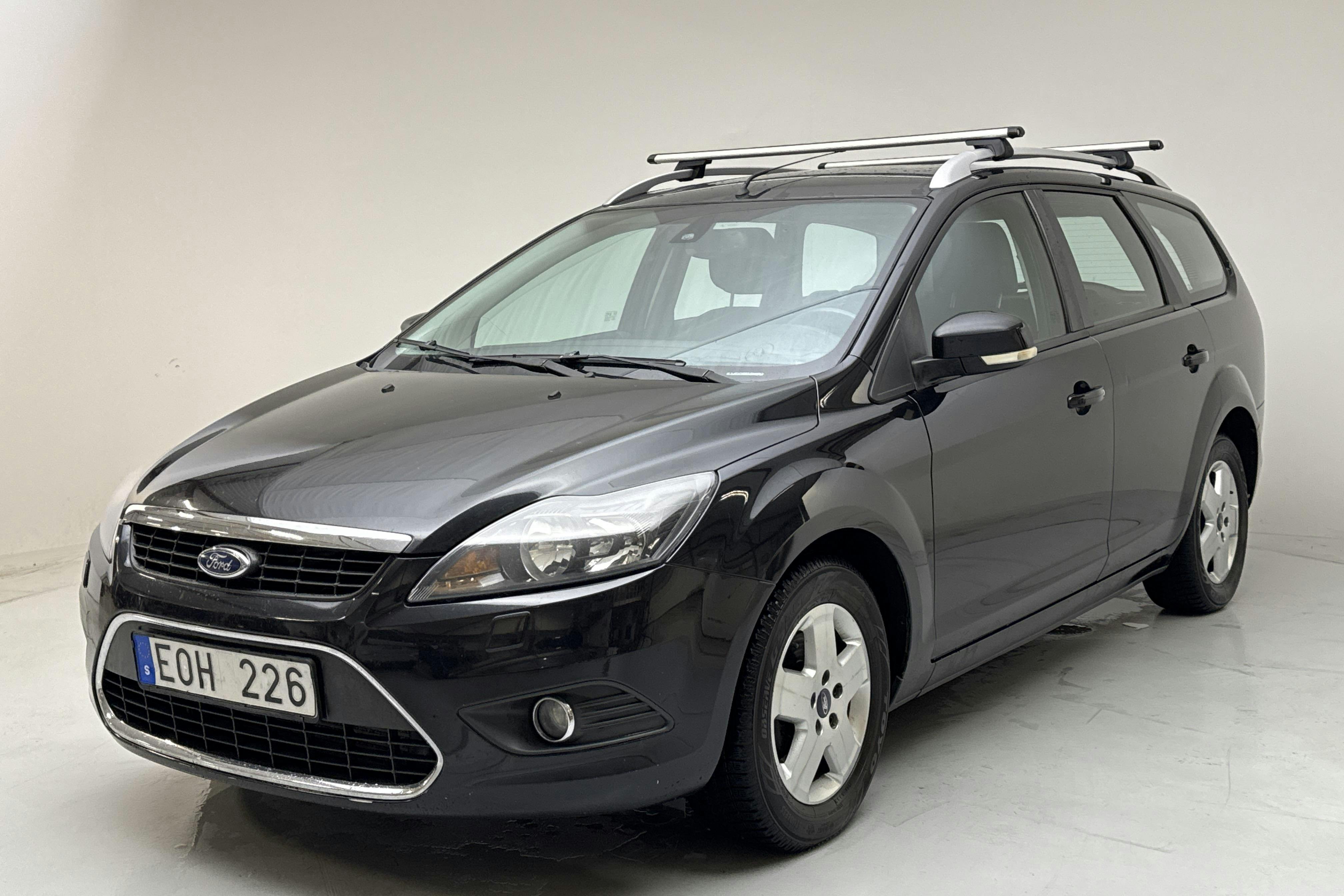 Esittelykuva 1 osoitteesta 11: Ford Focus 1.6 TDCi Kombi (109hk) - 170 370 km - Manuaalinen - musta - 2010