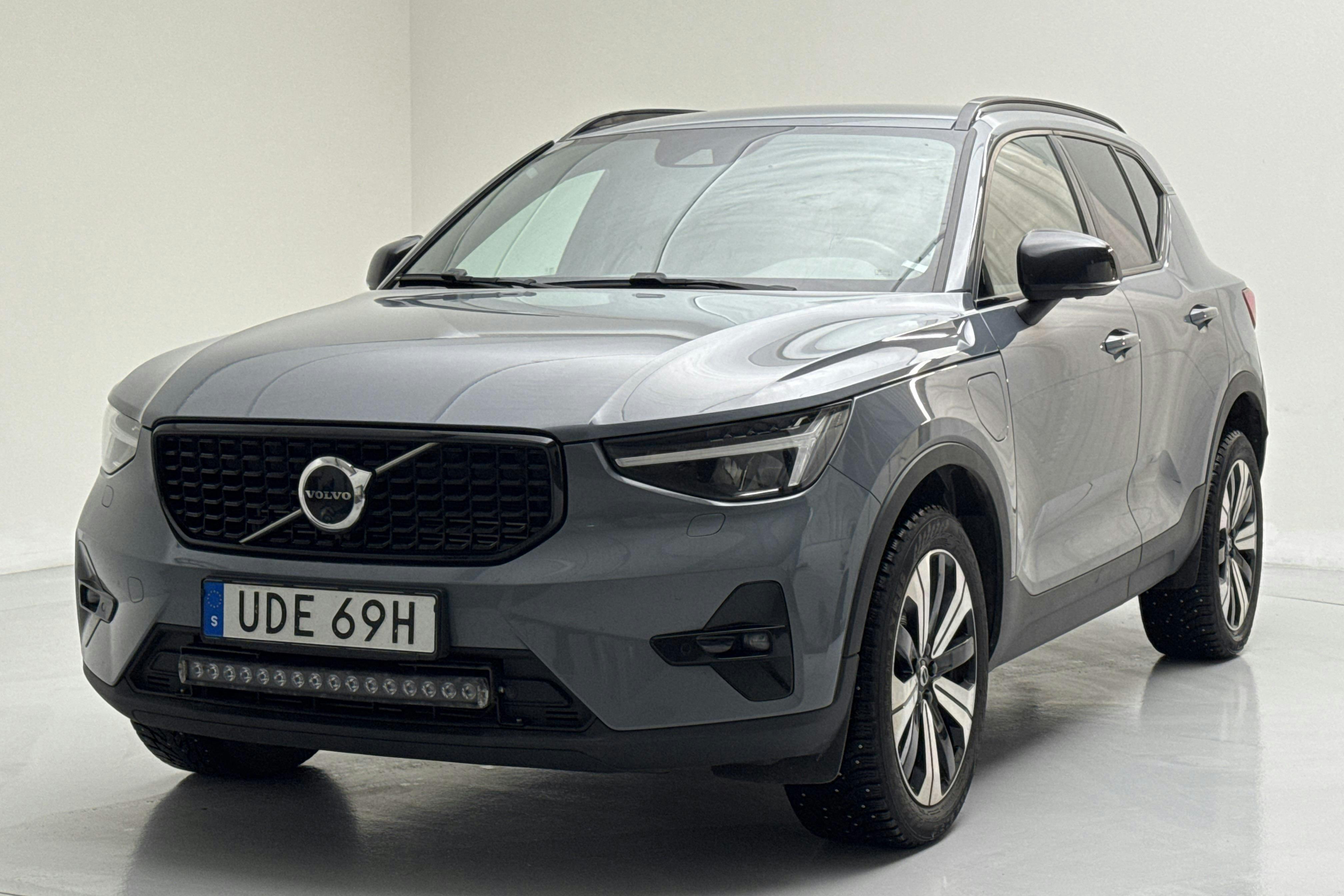 Esitlusfoto 1 aadressil 18: Volvo XC40 T5 2WD Twin Engine (262hk) - 112 470 km - Automaatne - hall - 2023