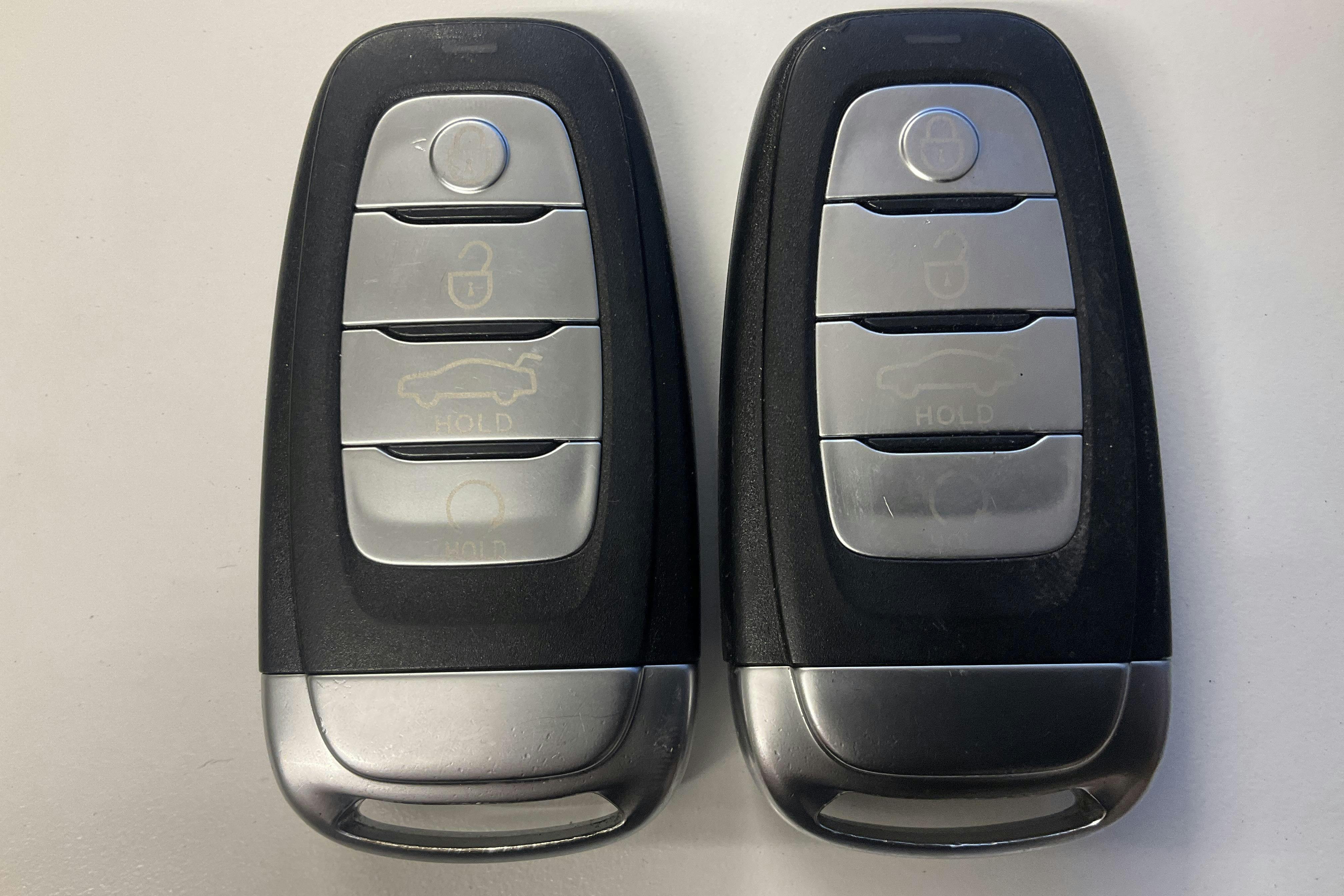 Presentation photo 31 of 31: Hongqi E-HS9 99kWh (551hk) - 32 550 km - Automatic - white - 2022